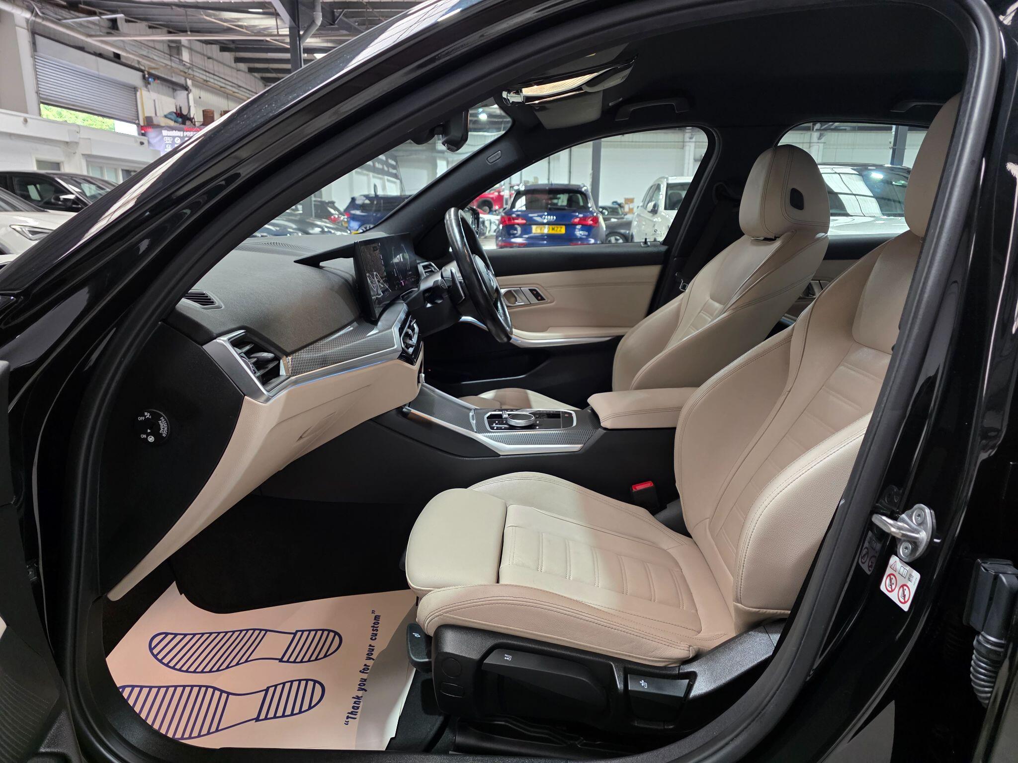 BMW 3 Series view 30