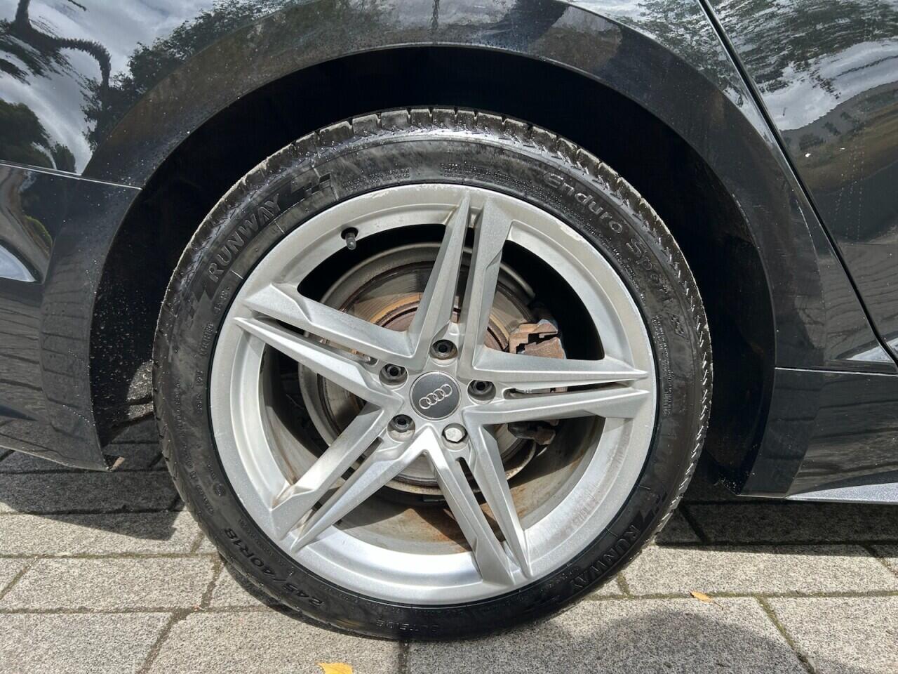 Audi A5 view 4