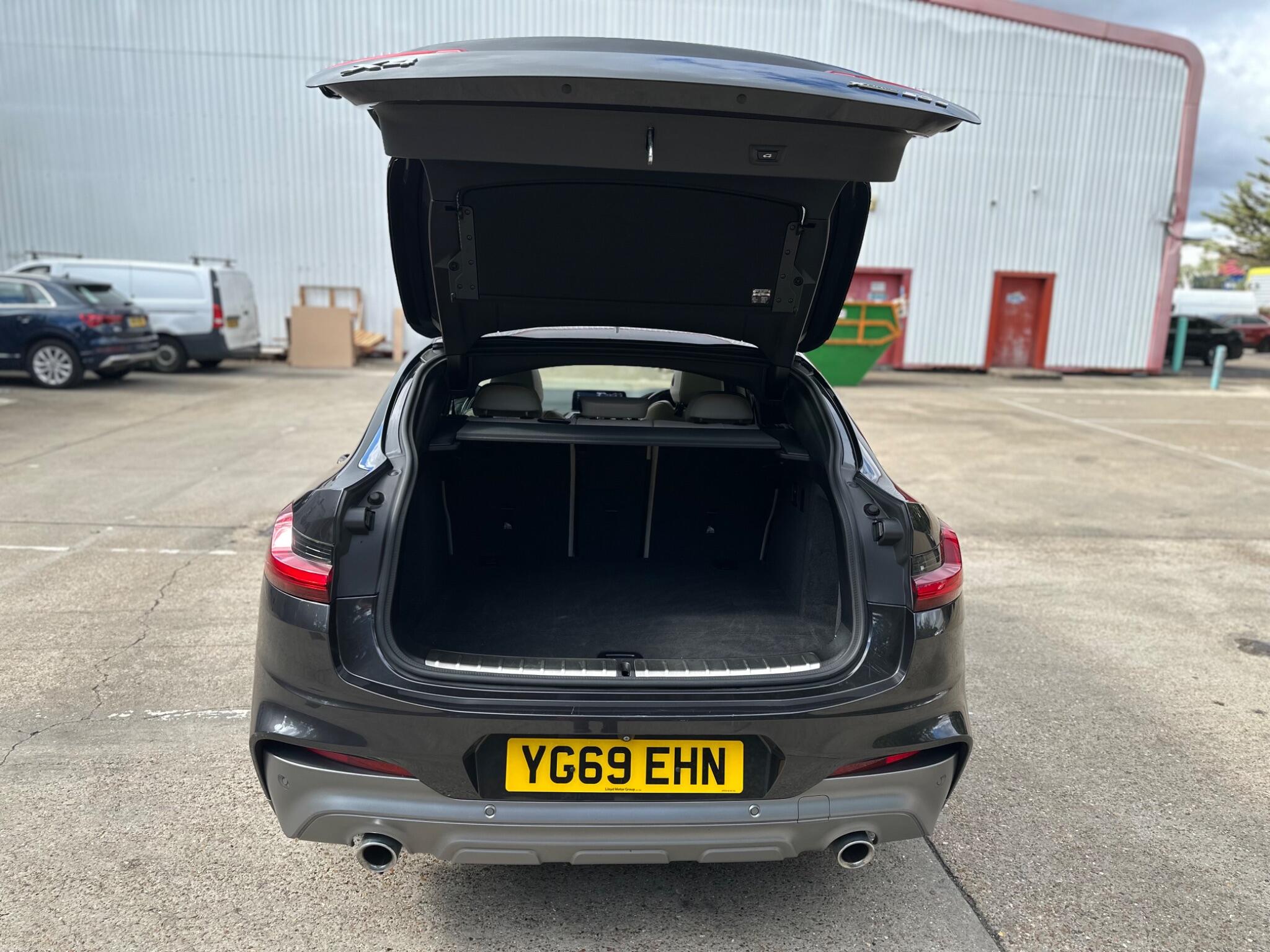 BMW X4 view 29