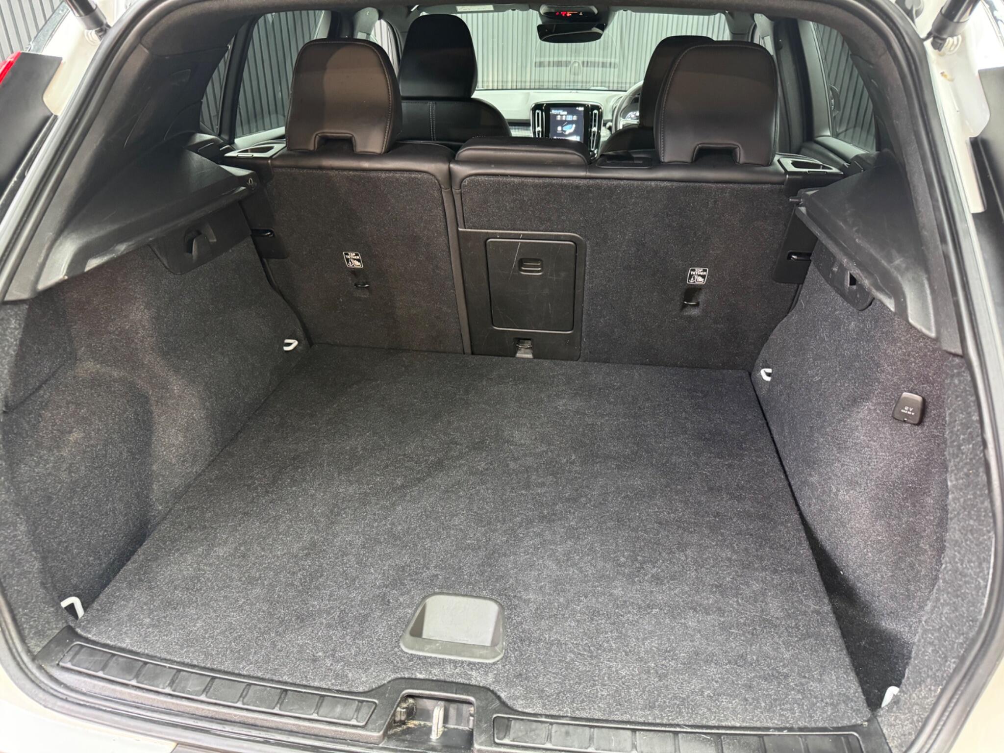 Volvo XC40 view 33