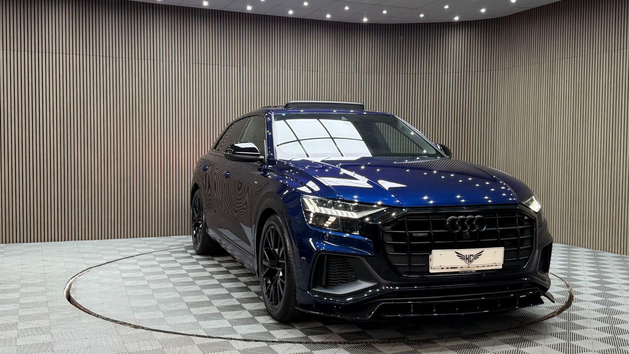 Audi Q8 view 35