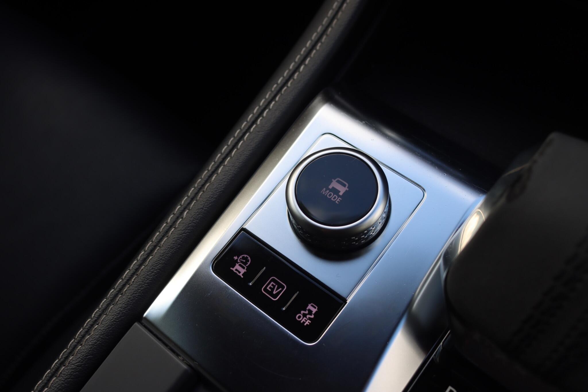 Jaguar F-Pace view 54