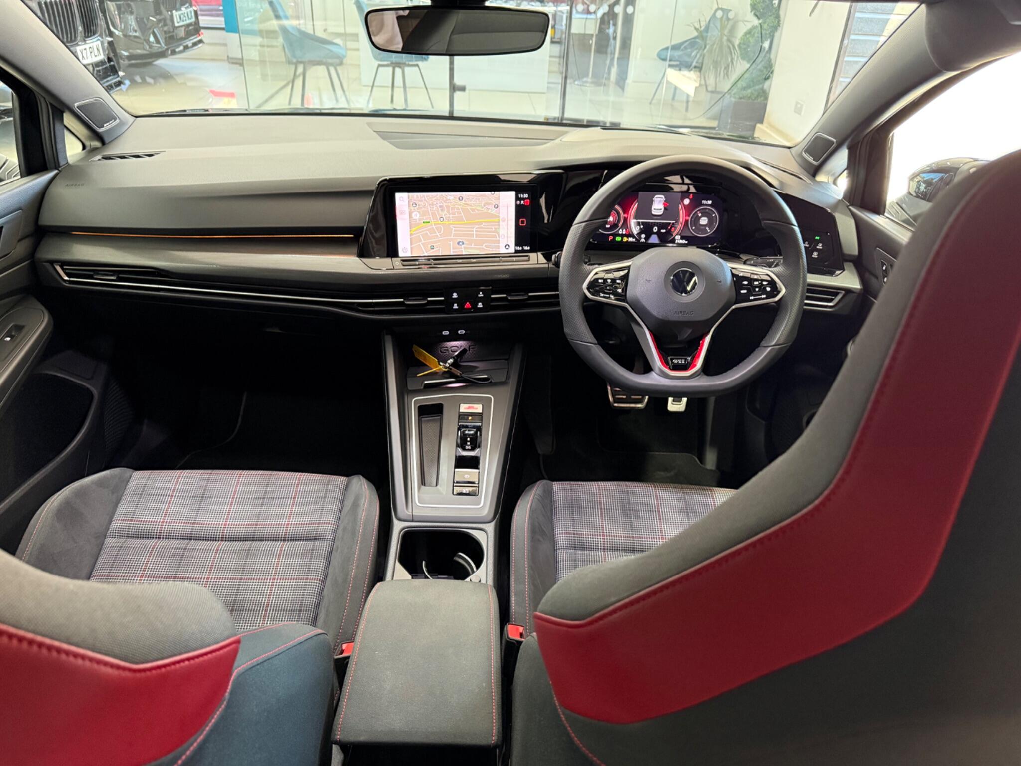 Volkswagen Golf view 3