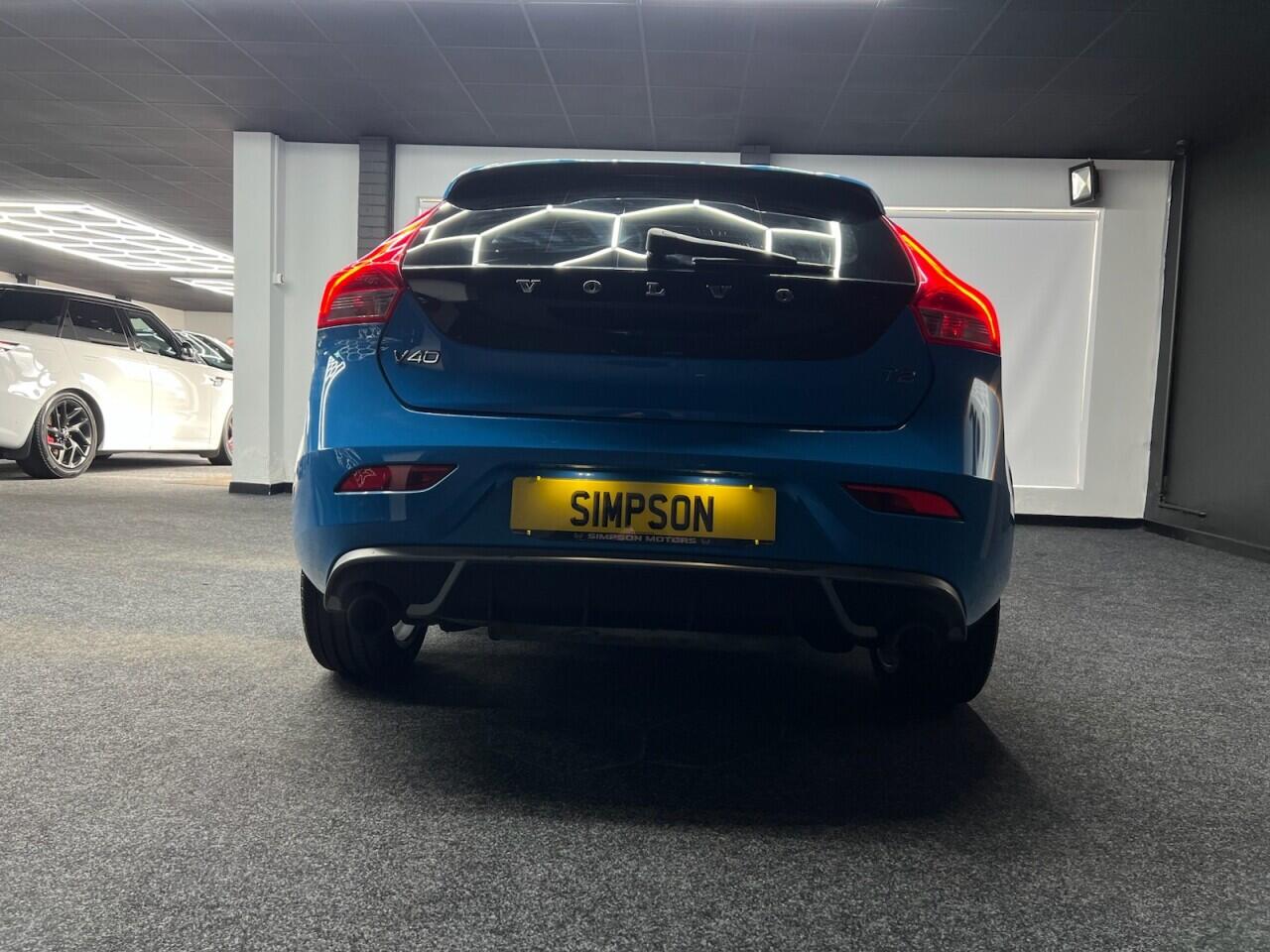 Volvo V40 view 10