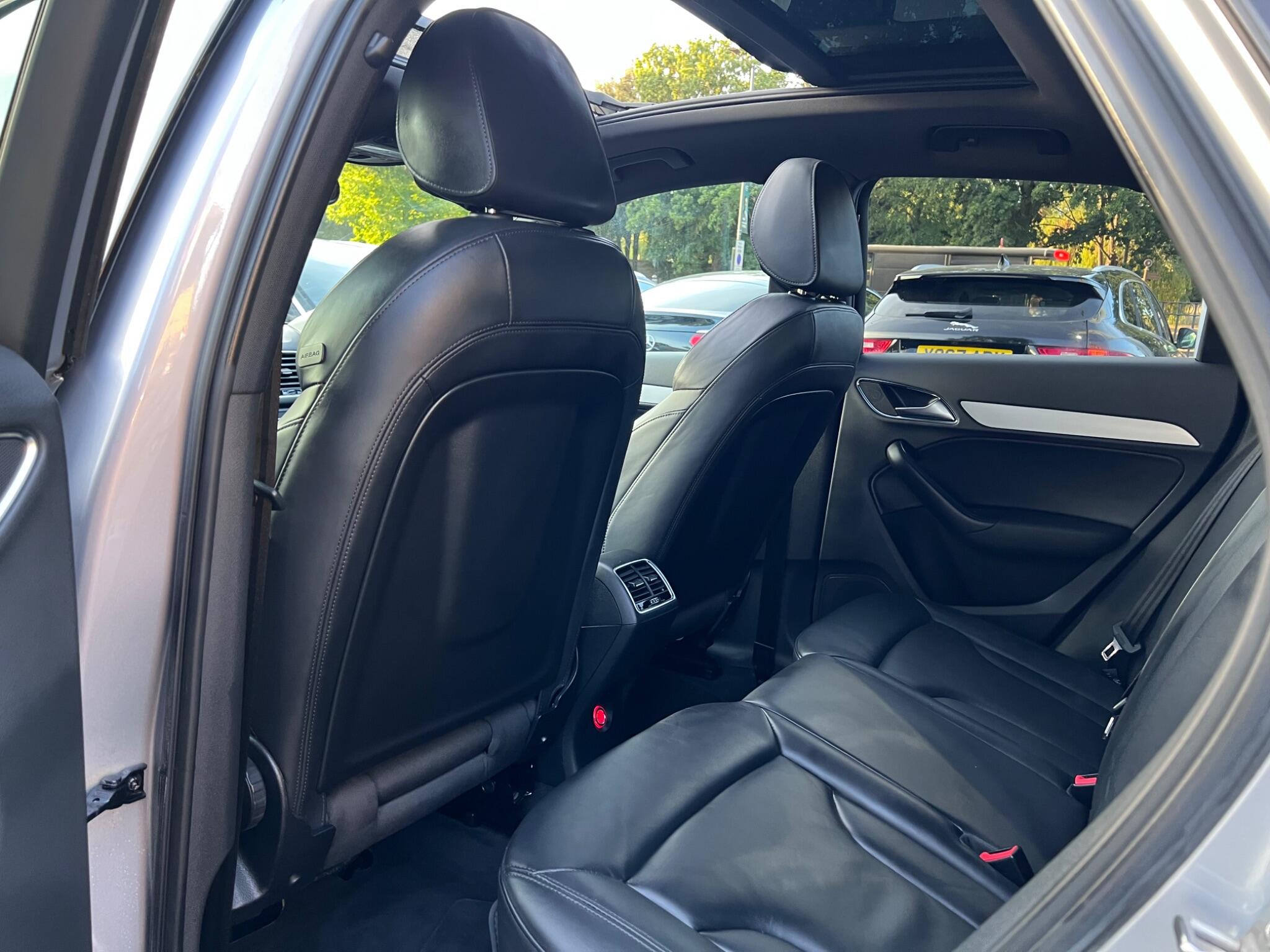 Audi Q3 view 34