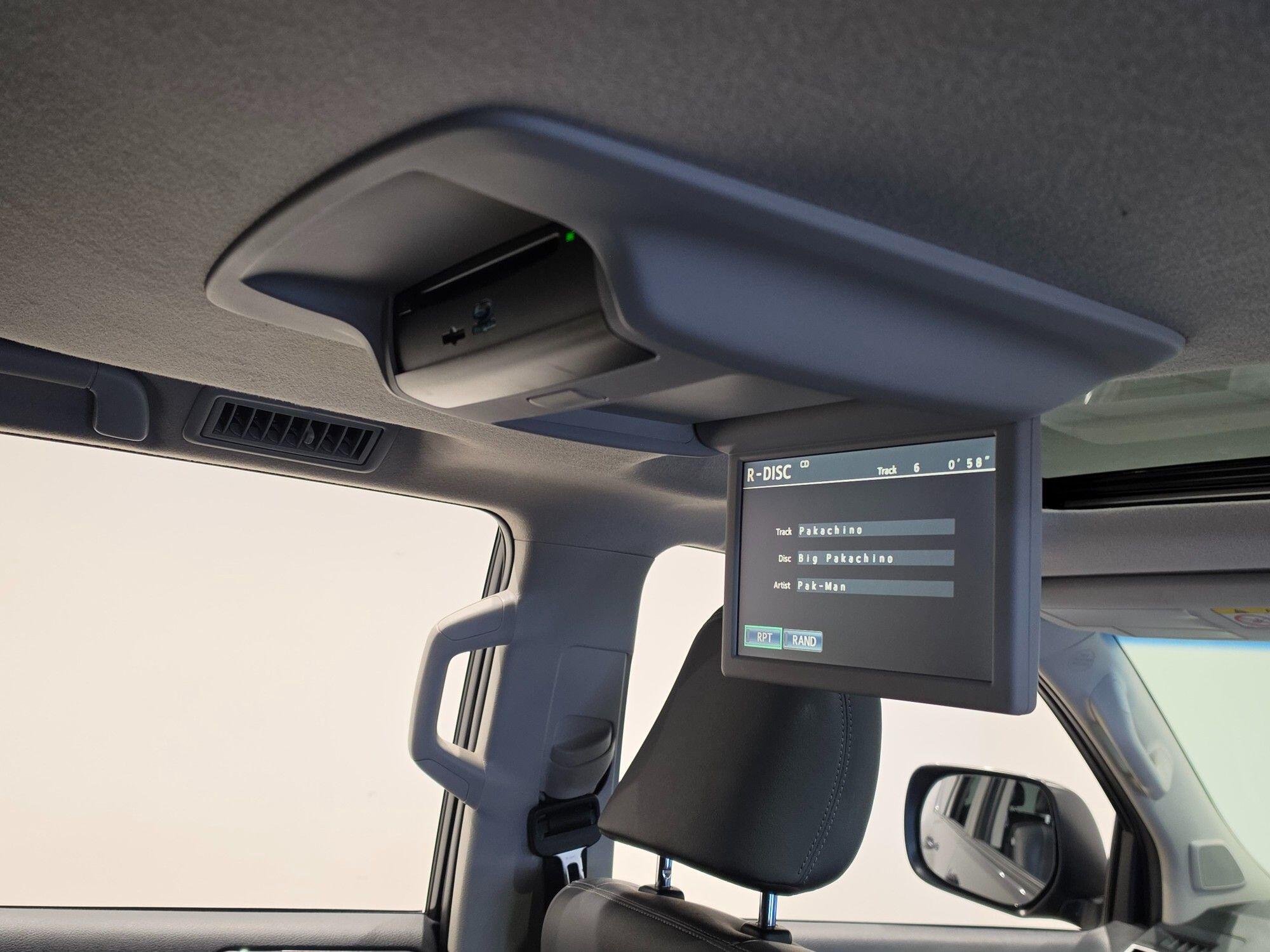 Toyota Land Cruiser view 22