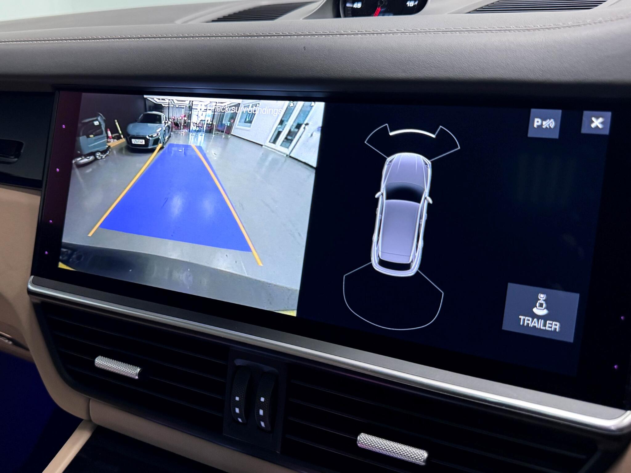 Porsche Cayenne view 59