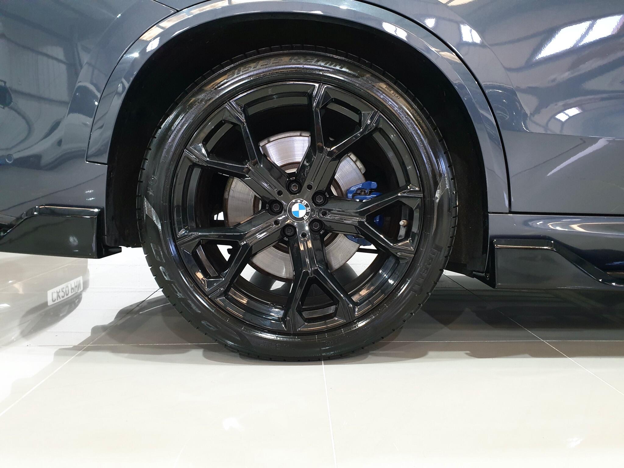 BMW X5 view 39