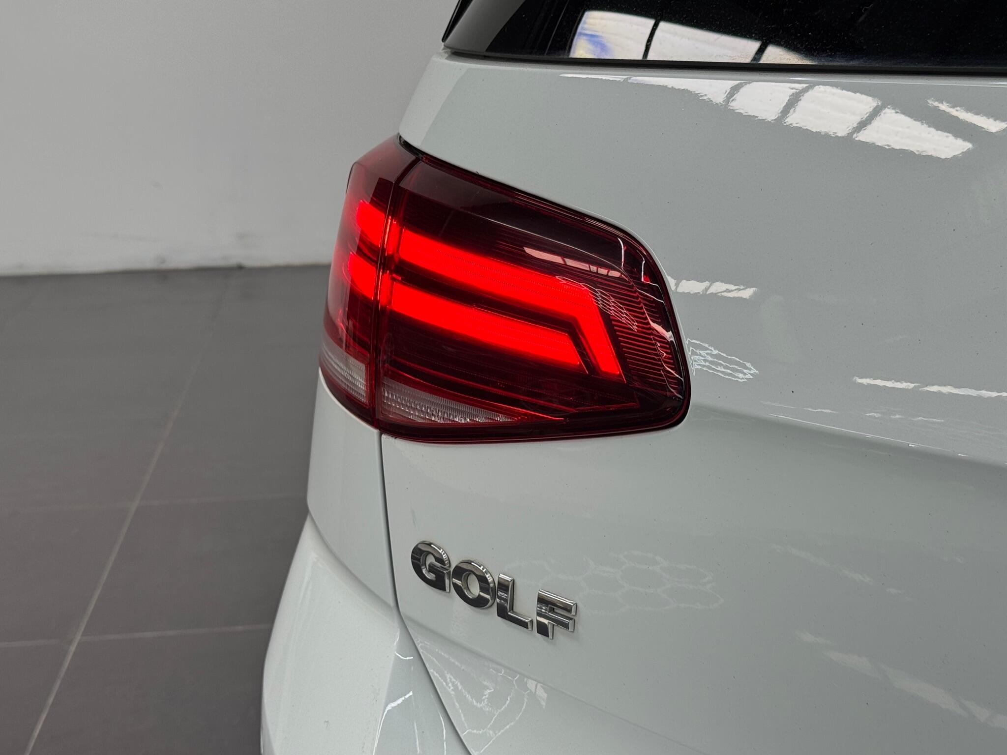 Volkswagen Golf view 19