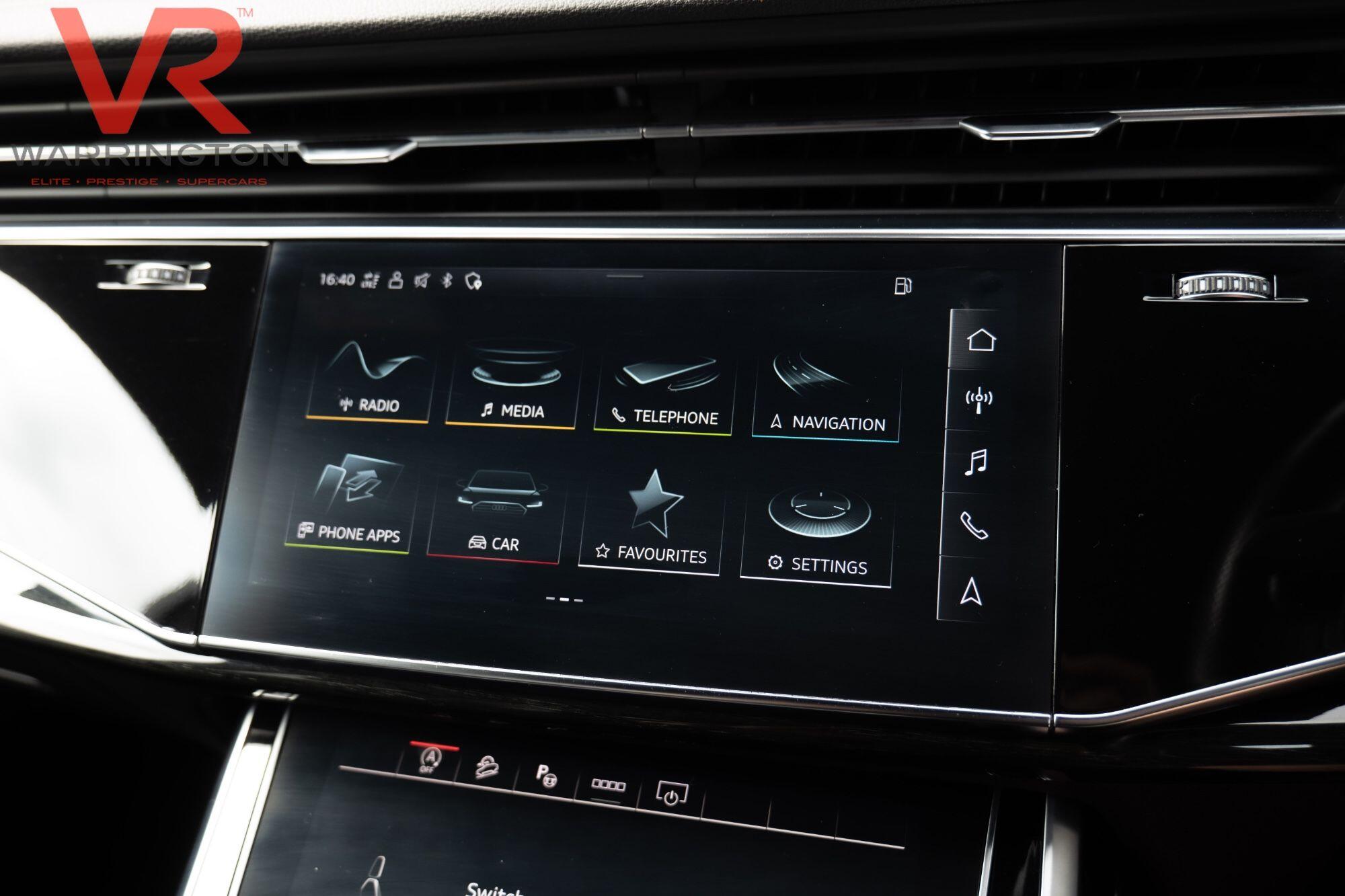 Audi Q7 view 31