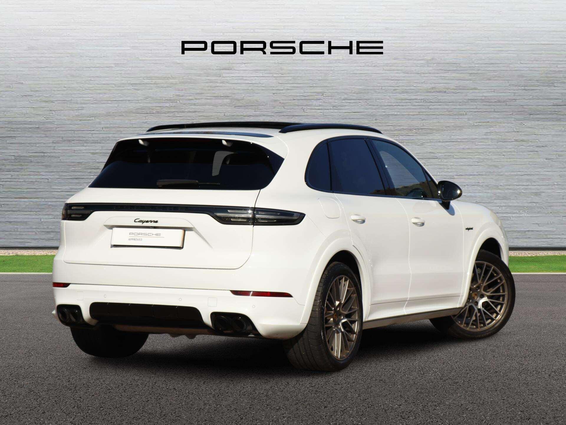 Porsche Cayenne view 8