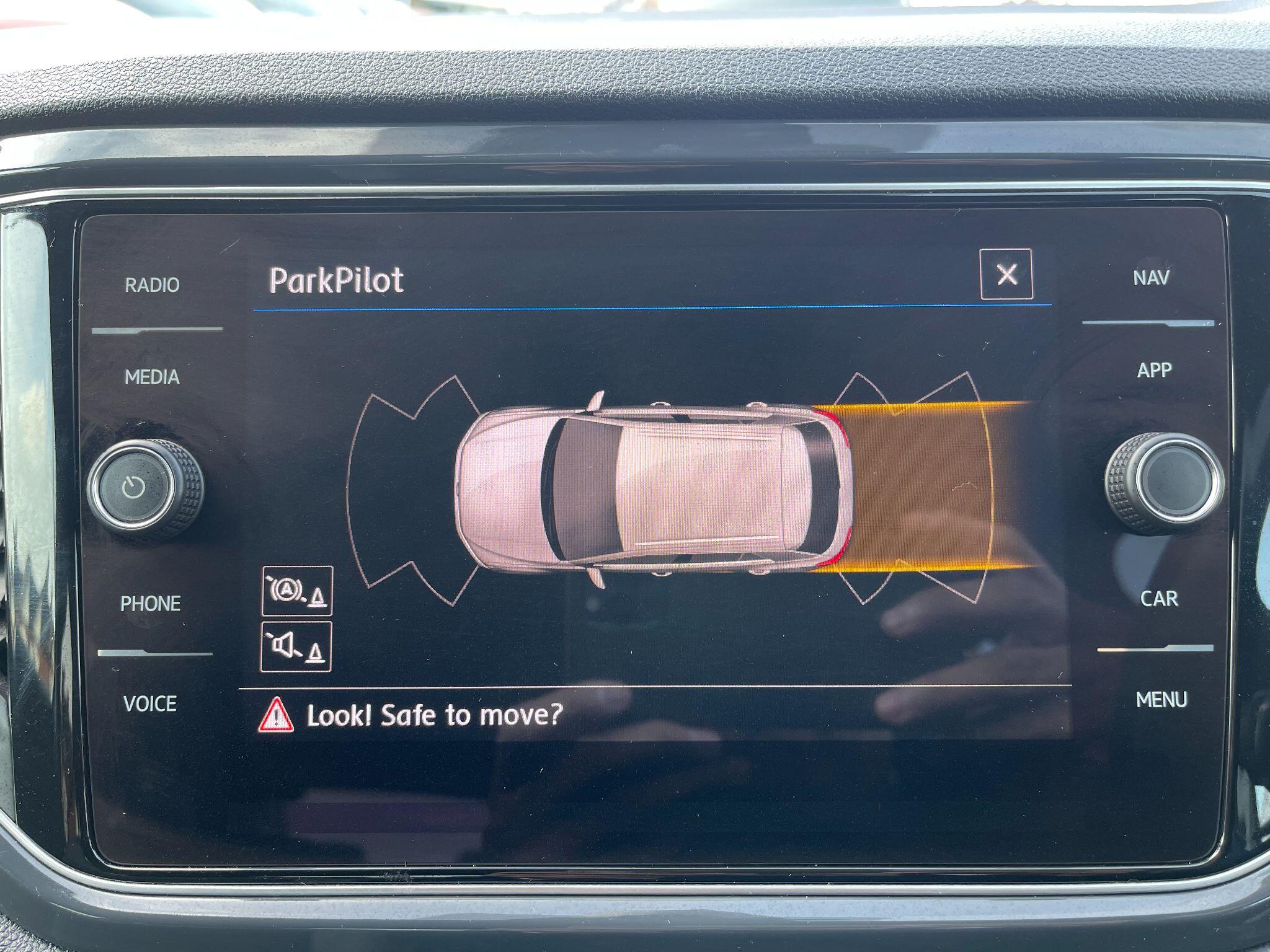 Volkswagen T-Roc view 43