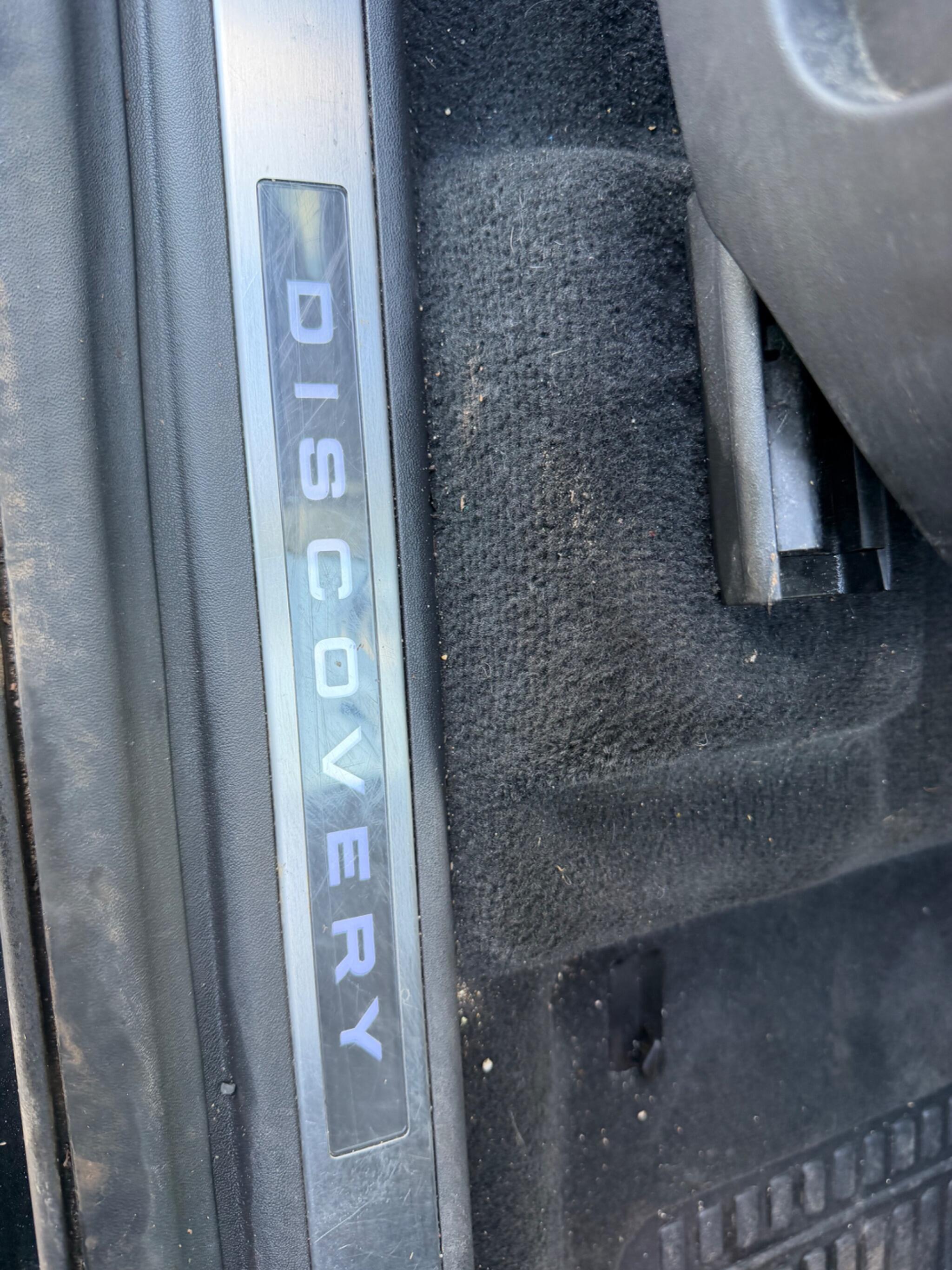 Land Rover Discovery Sport view 19