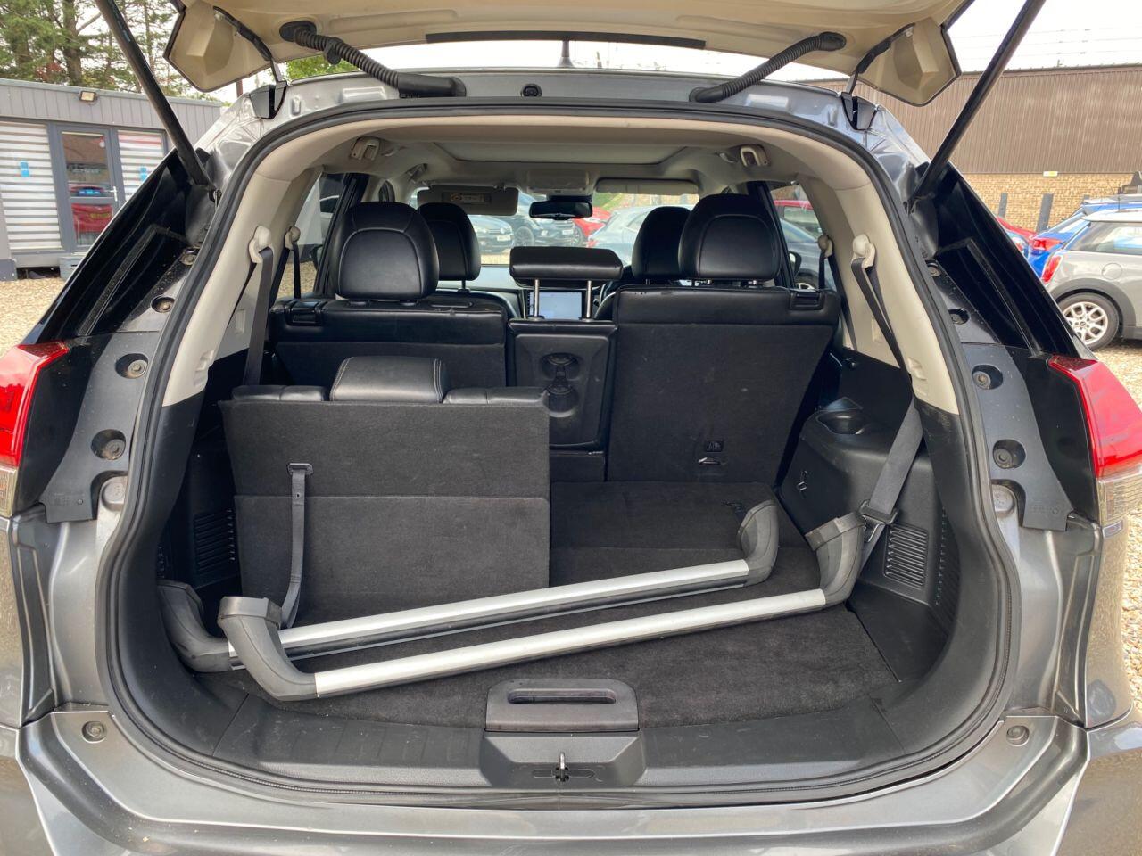 Nissan X-Trail view 6