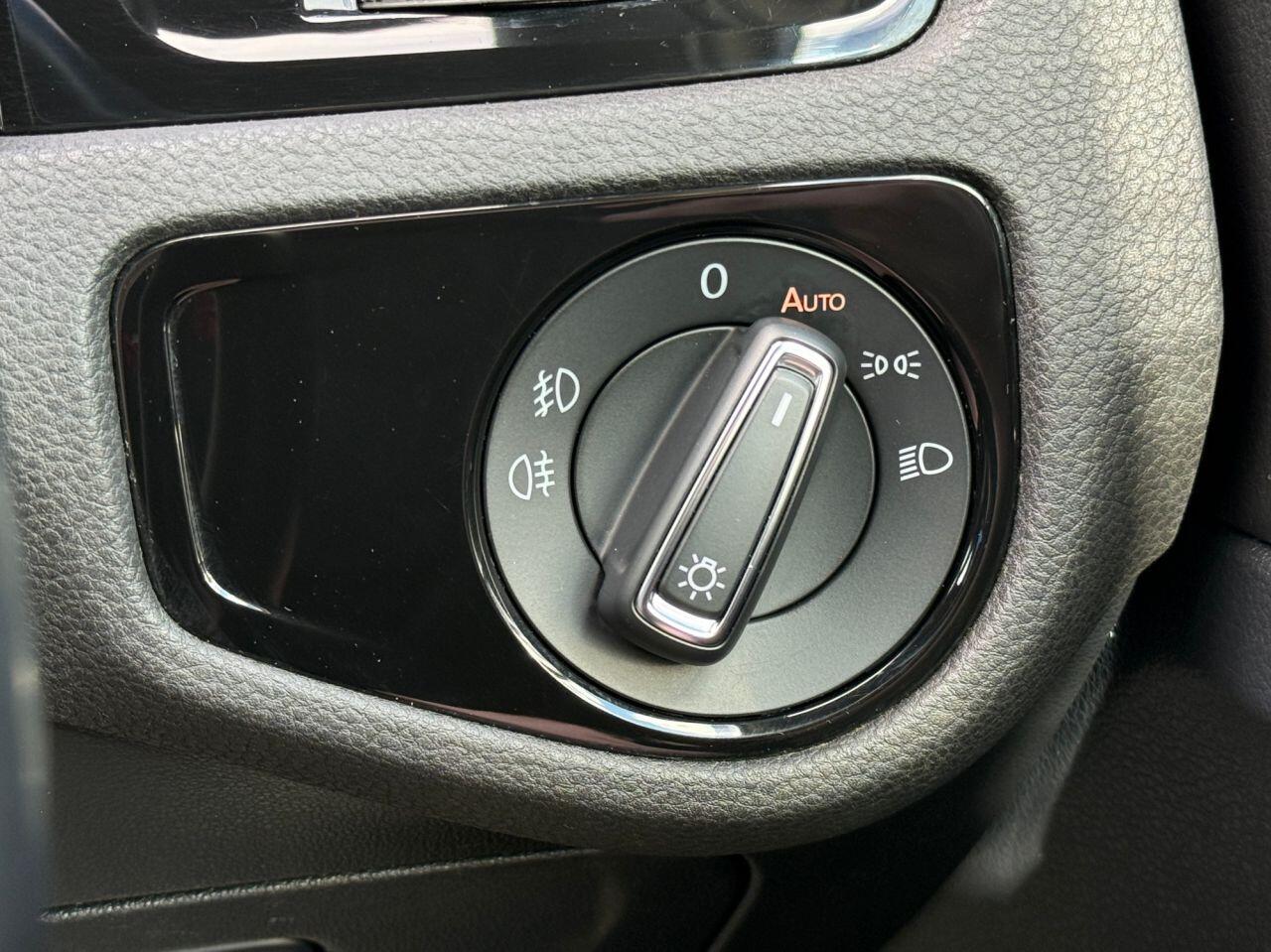 Volkswagen Golf view 43