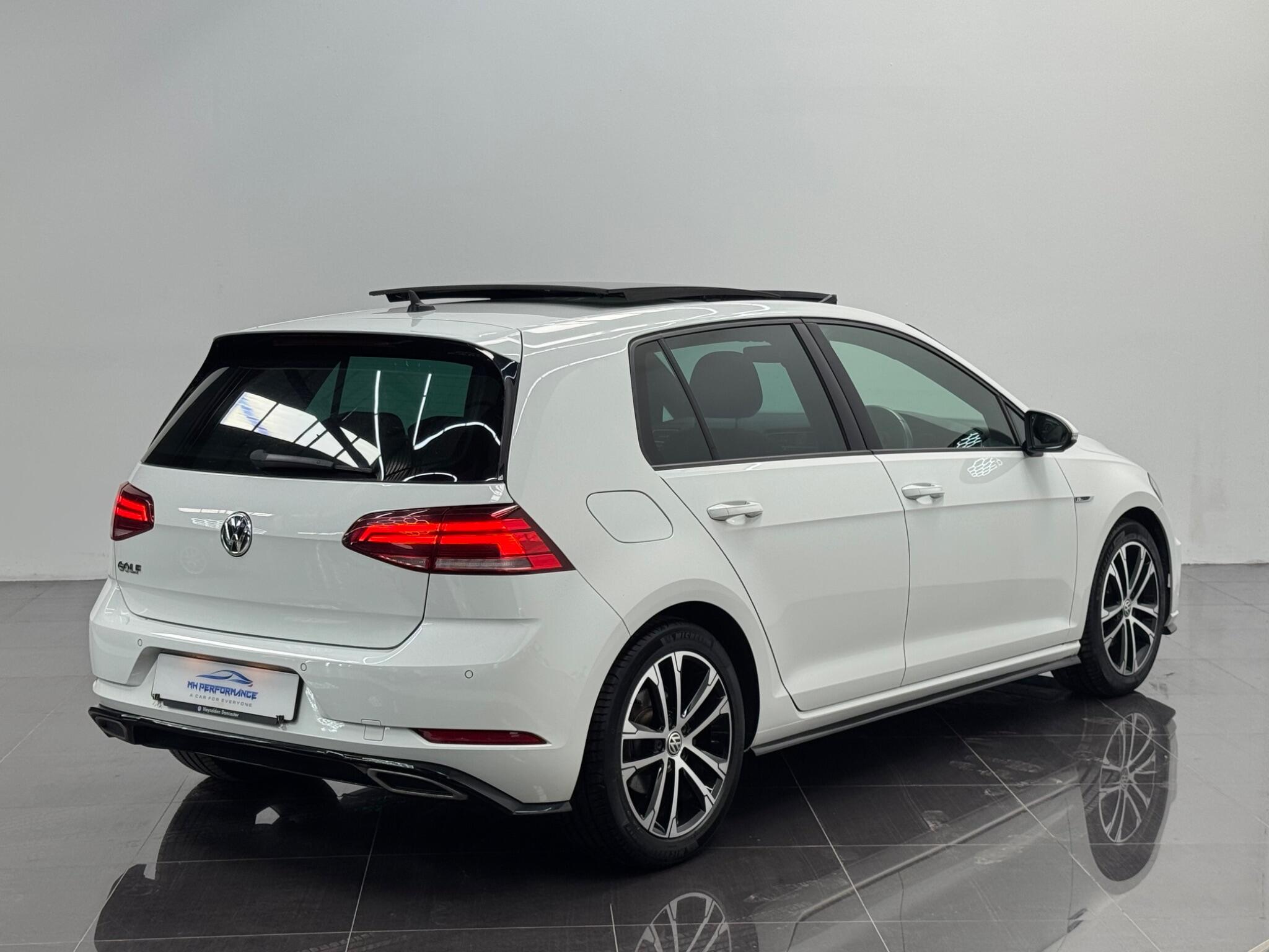 Volkswagen Golf view 9