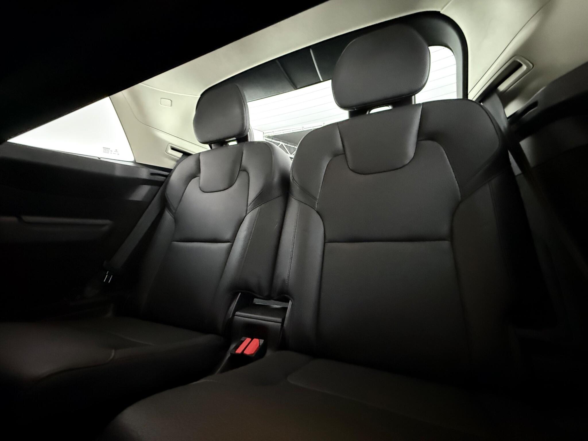 Volvo XC90 view 37