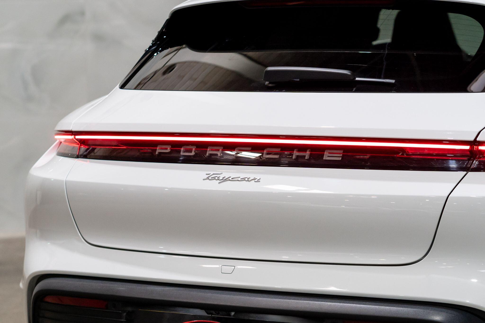 Porsche Taycan view 38