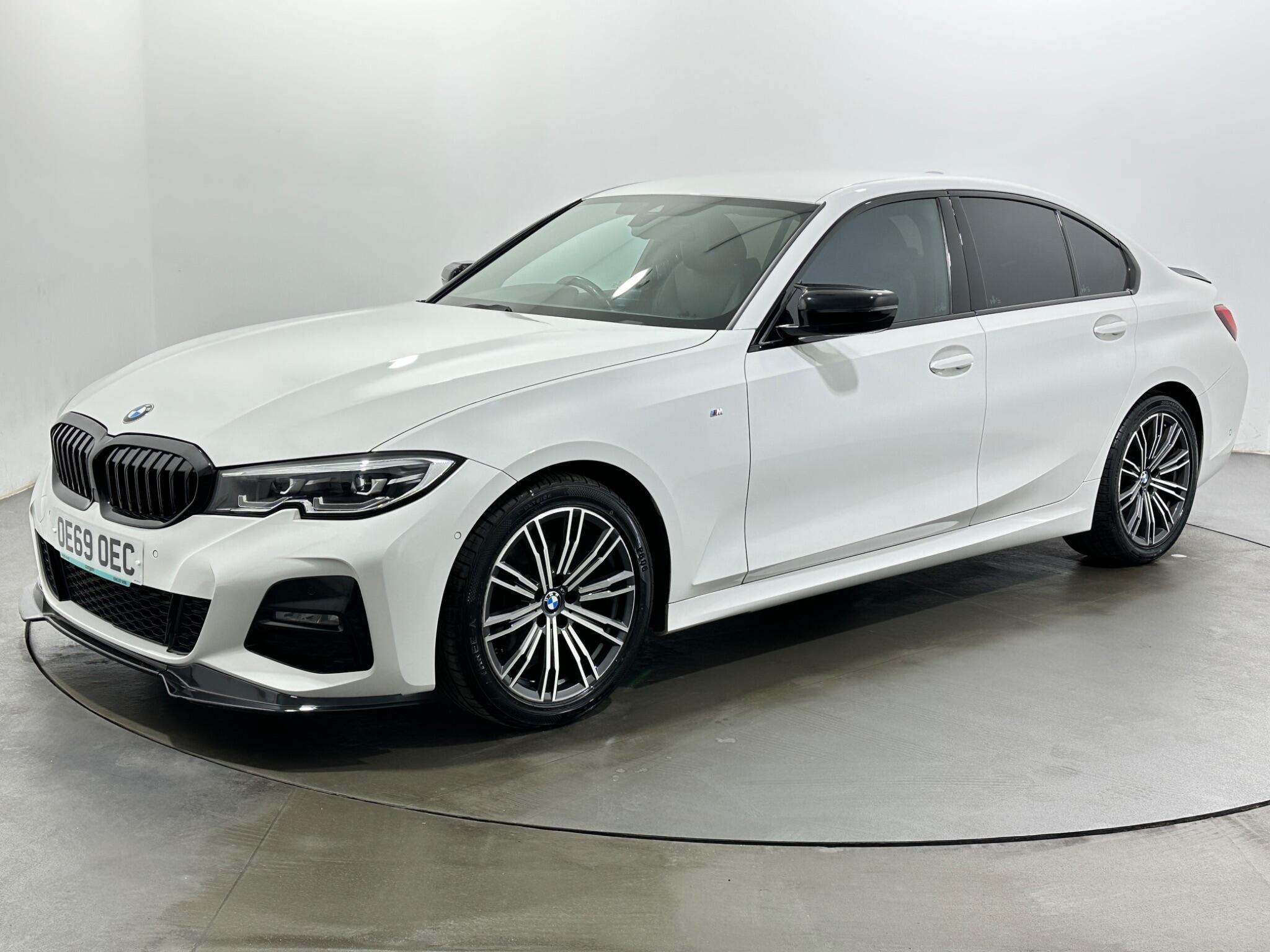 BMW 3 Series view 4