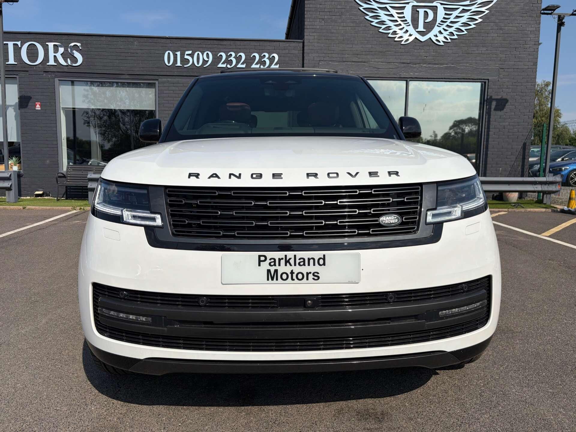 Land Rover Range Rover view 3