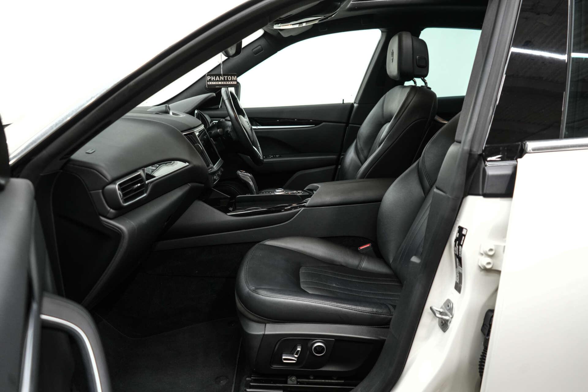 Maserati Levante view 16