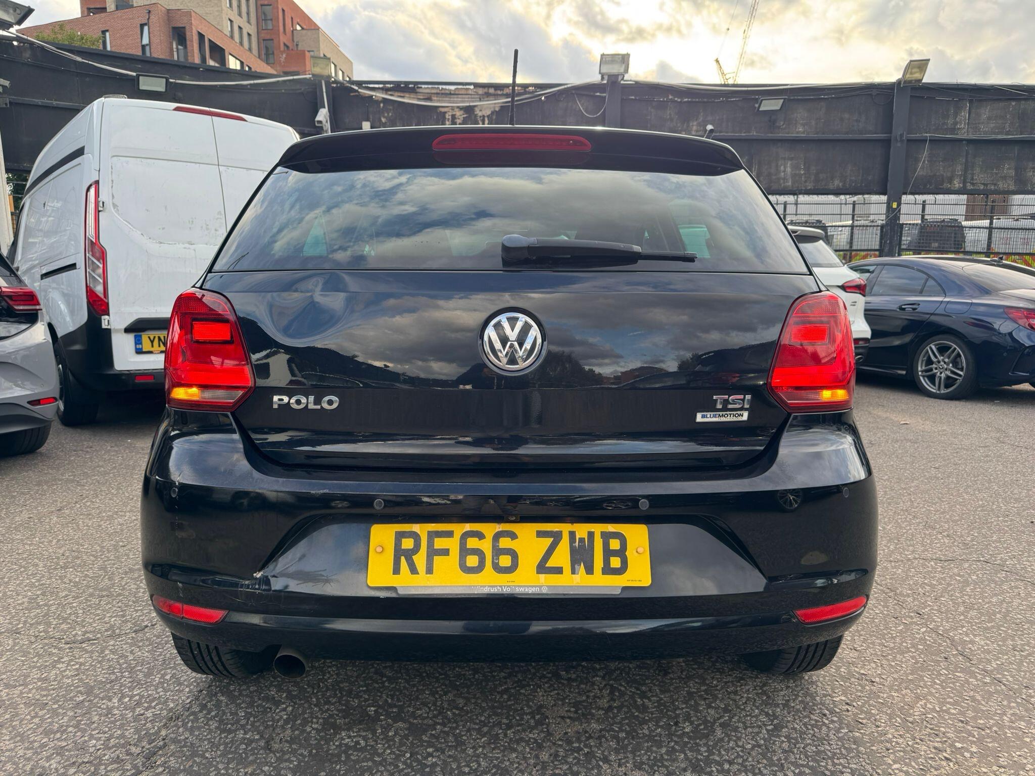 Volkswagen Polo view 8