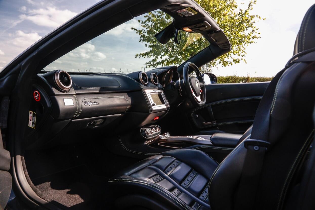 Ferrari California view 10