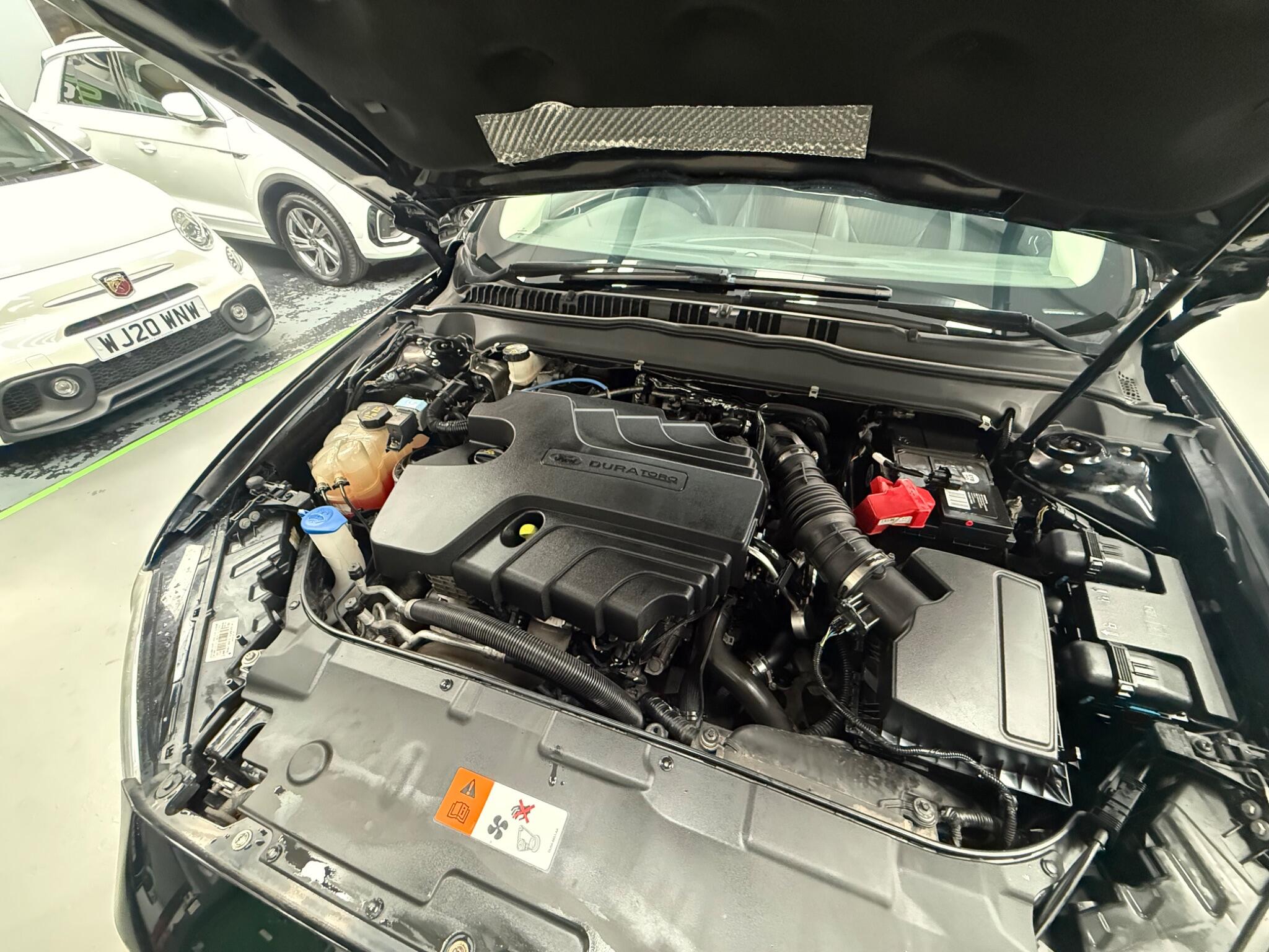 Ford Mondeo view 40