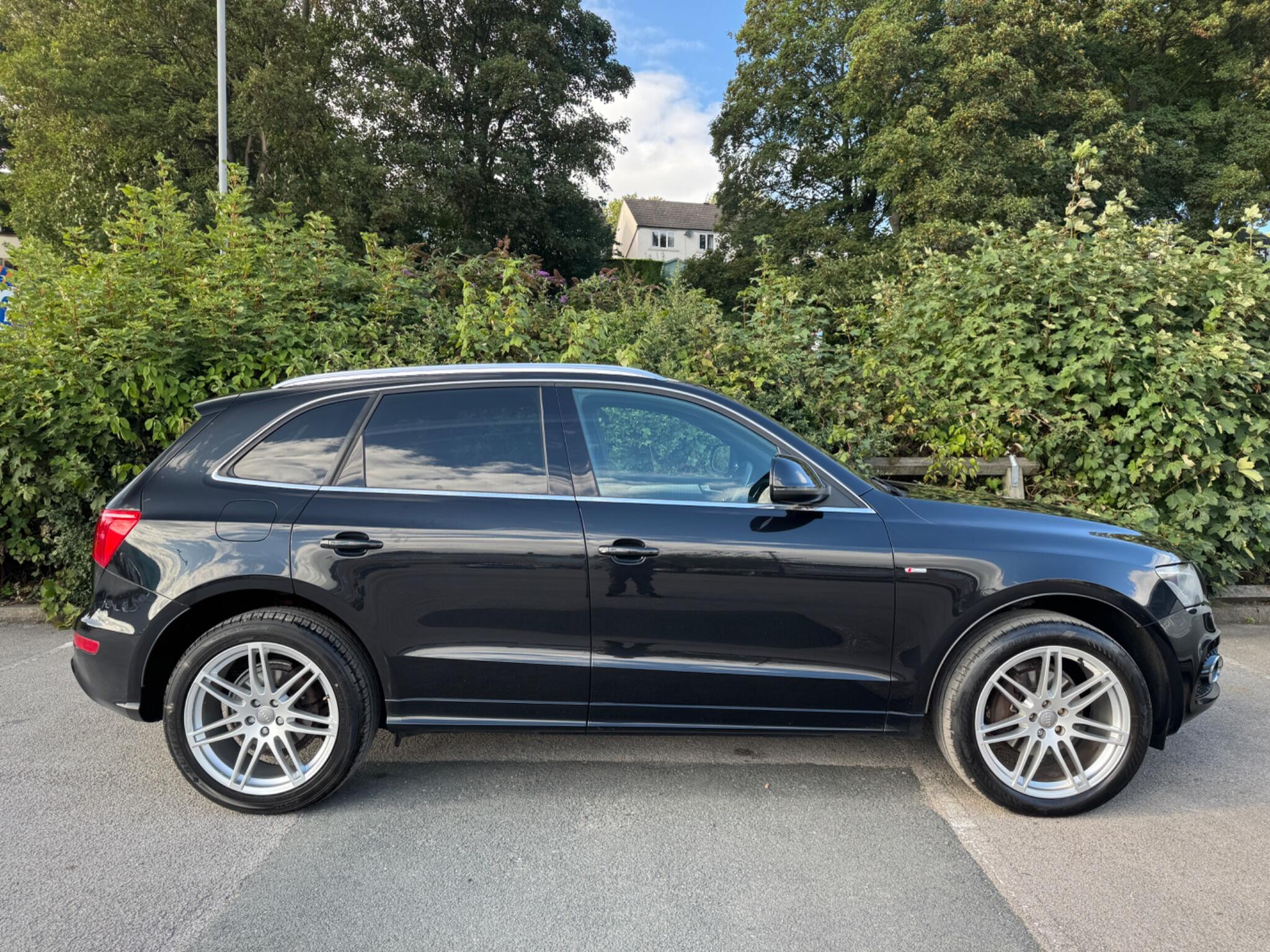Audi Q5 view 5