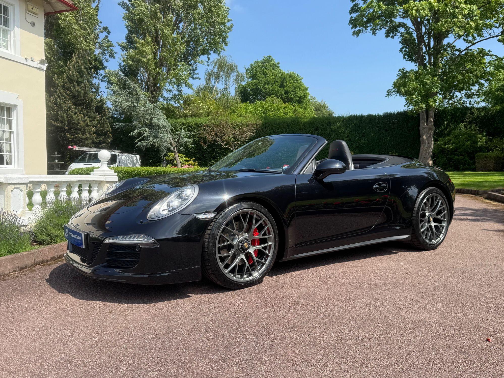 Porsche 911 view 4