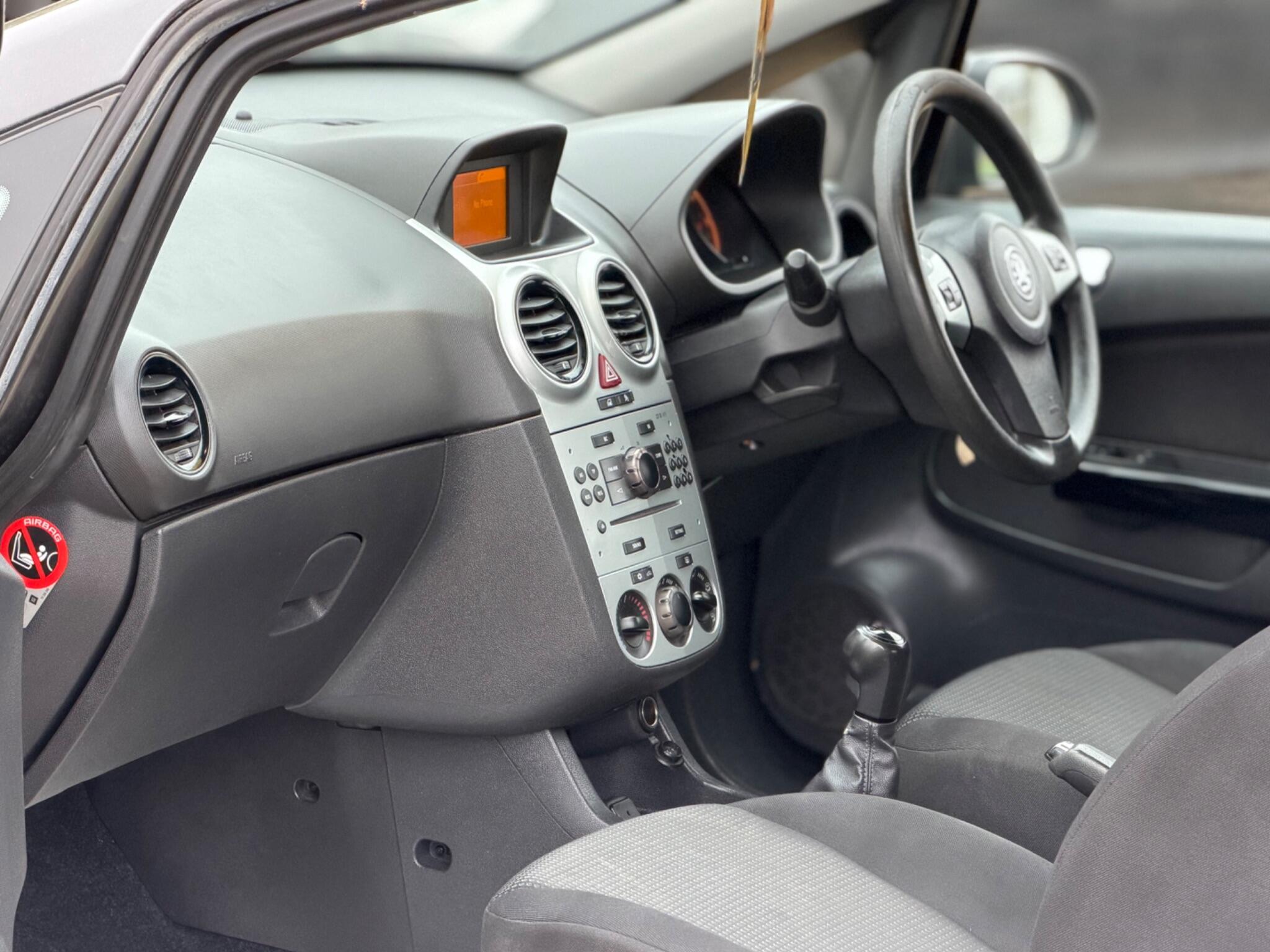 2011 Vauxhall Corsa 1.4 16V Excite Euro 5 3dr (A/C) image 15