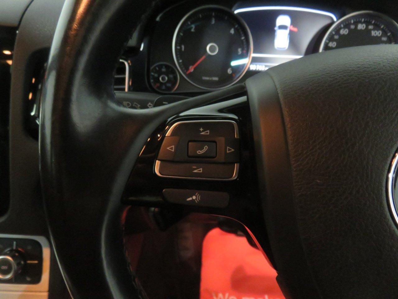 Volkswagen Touareg view 49