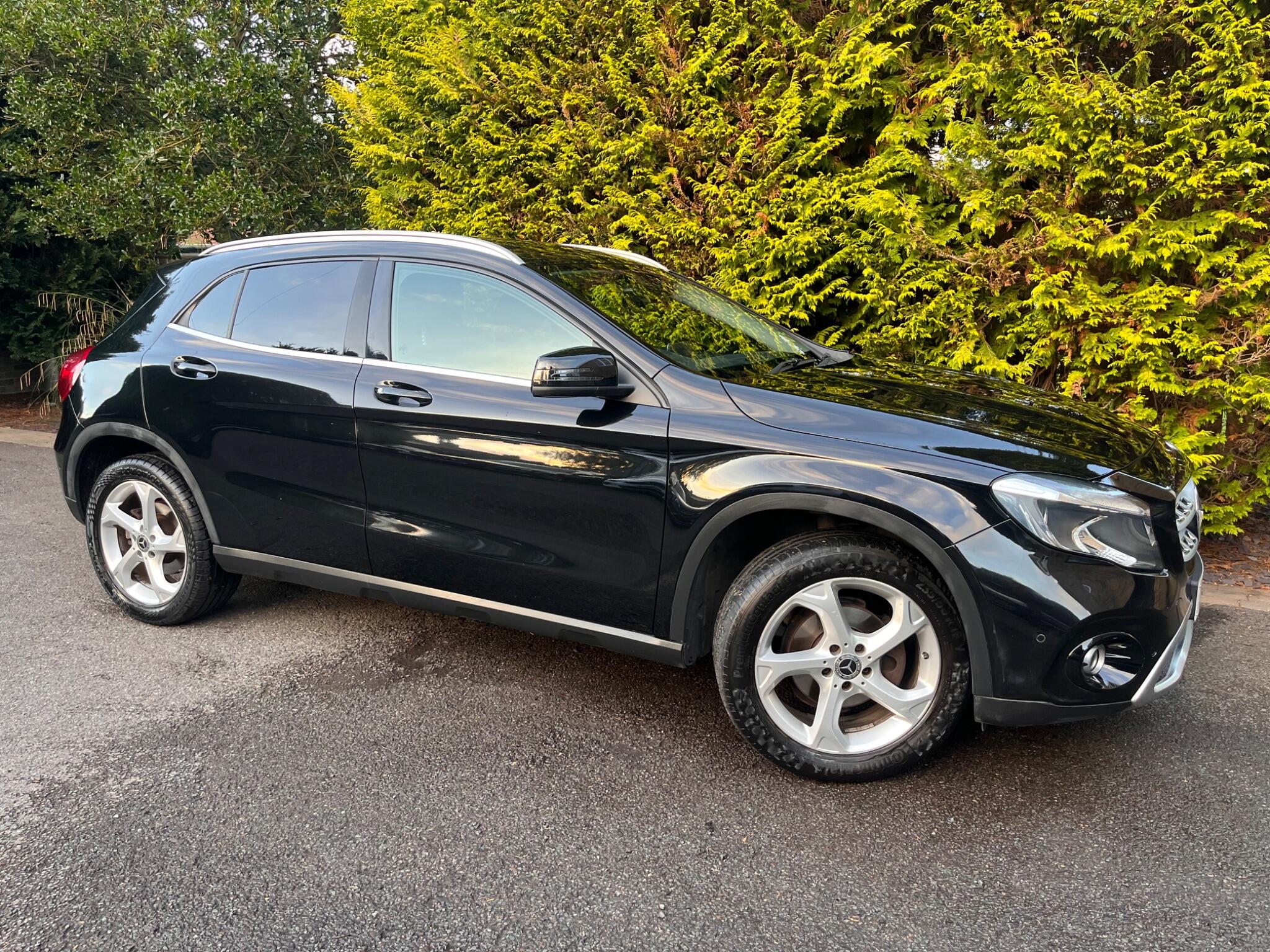 Mercedes-Benz Gla view 19