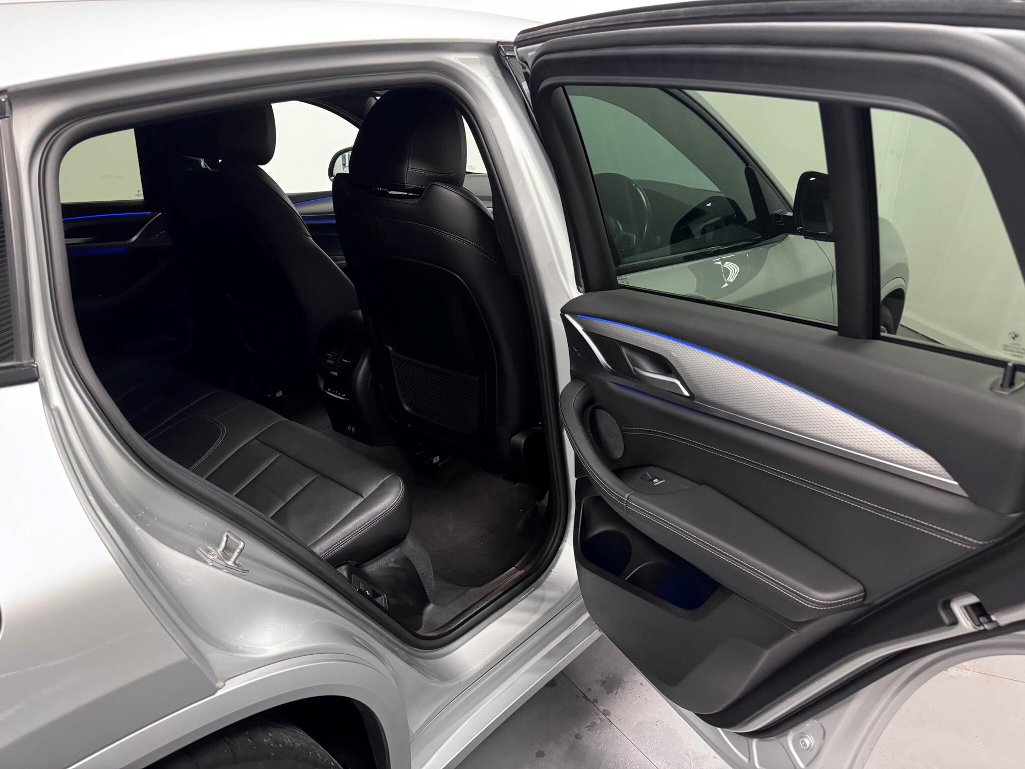 BMW X4 view 29