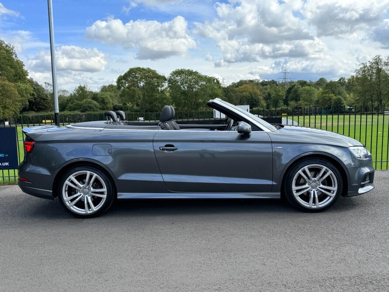 Audi A3 Cabriolet view 4