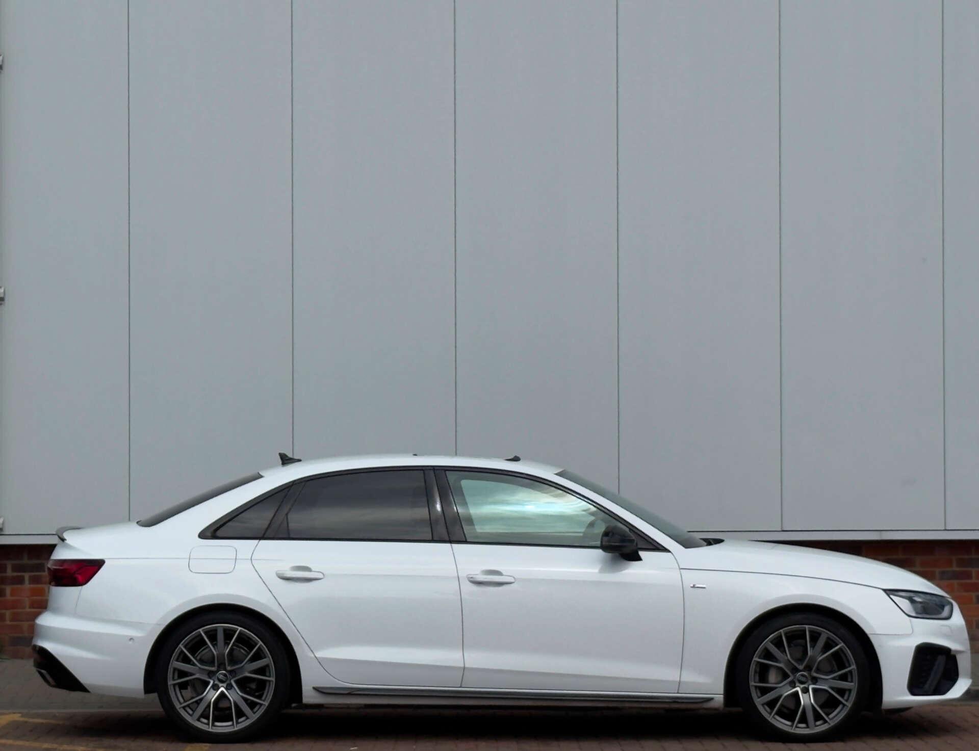 Audi A4 view 11