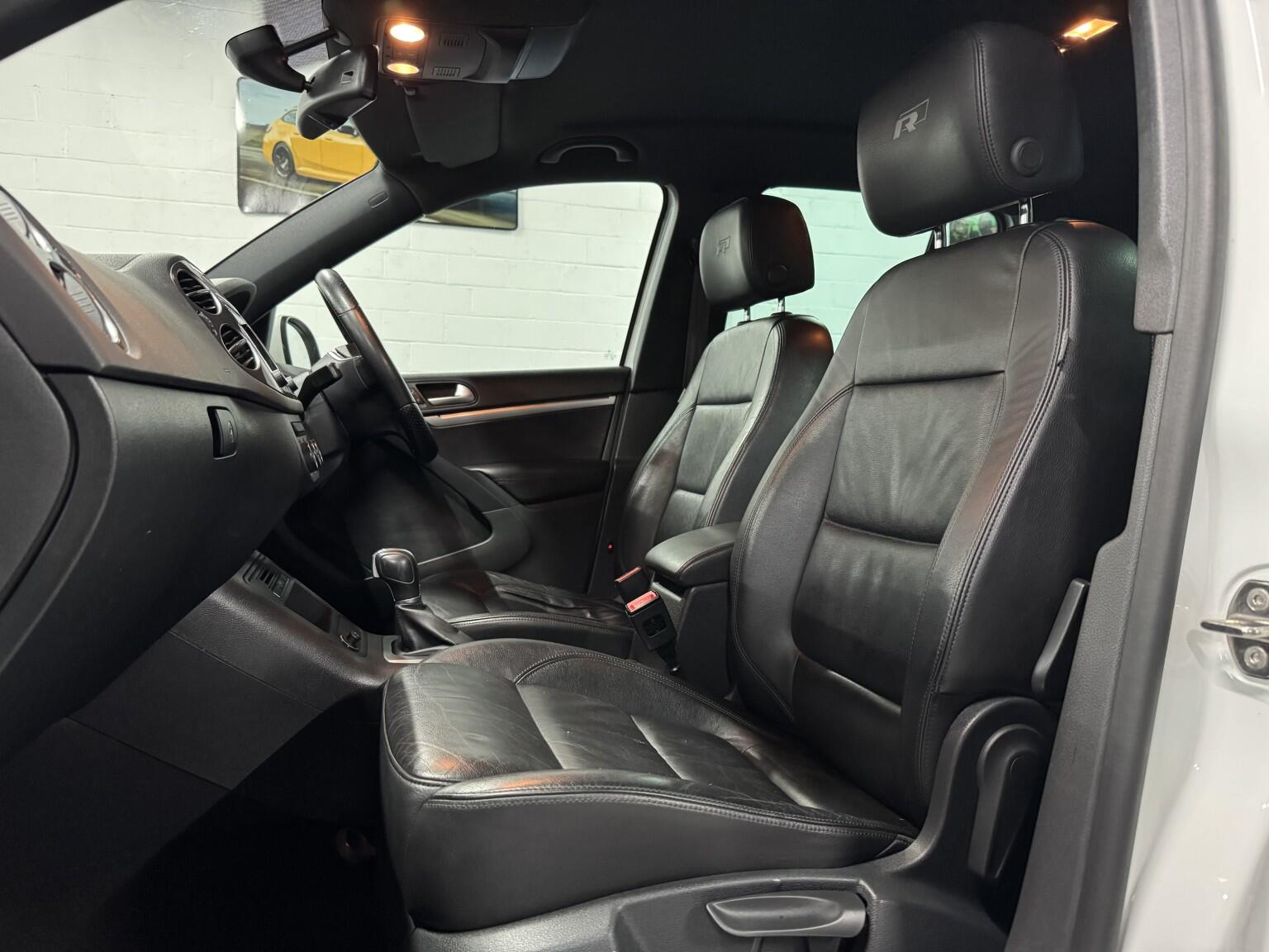 Volkswagen Tiguan view 2