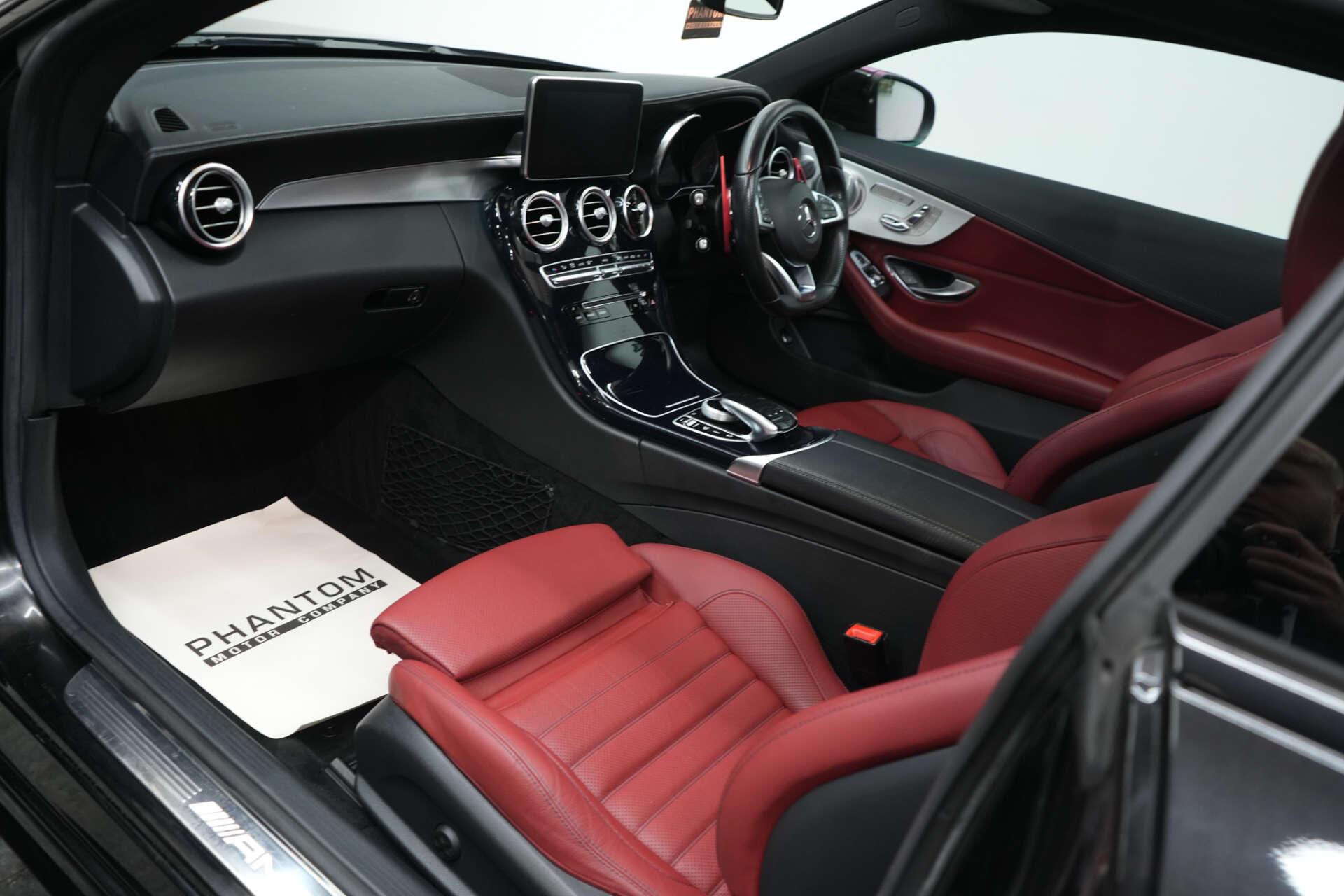 Mercedes-Benz C-Class view 19