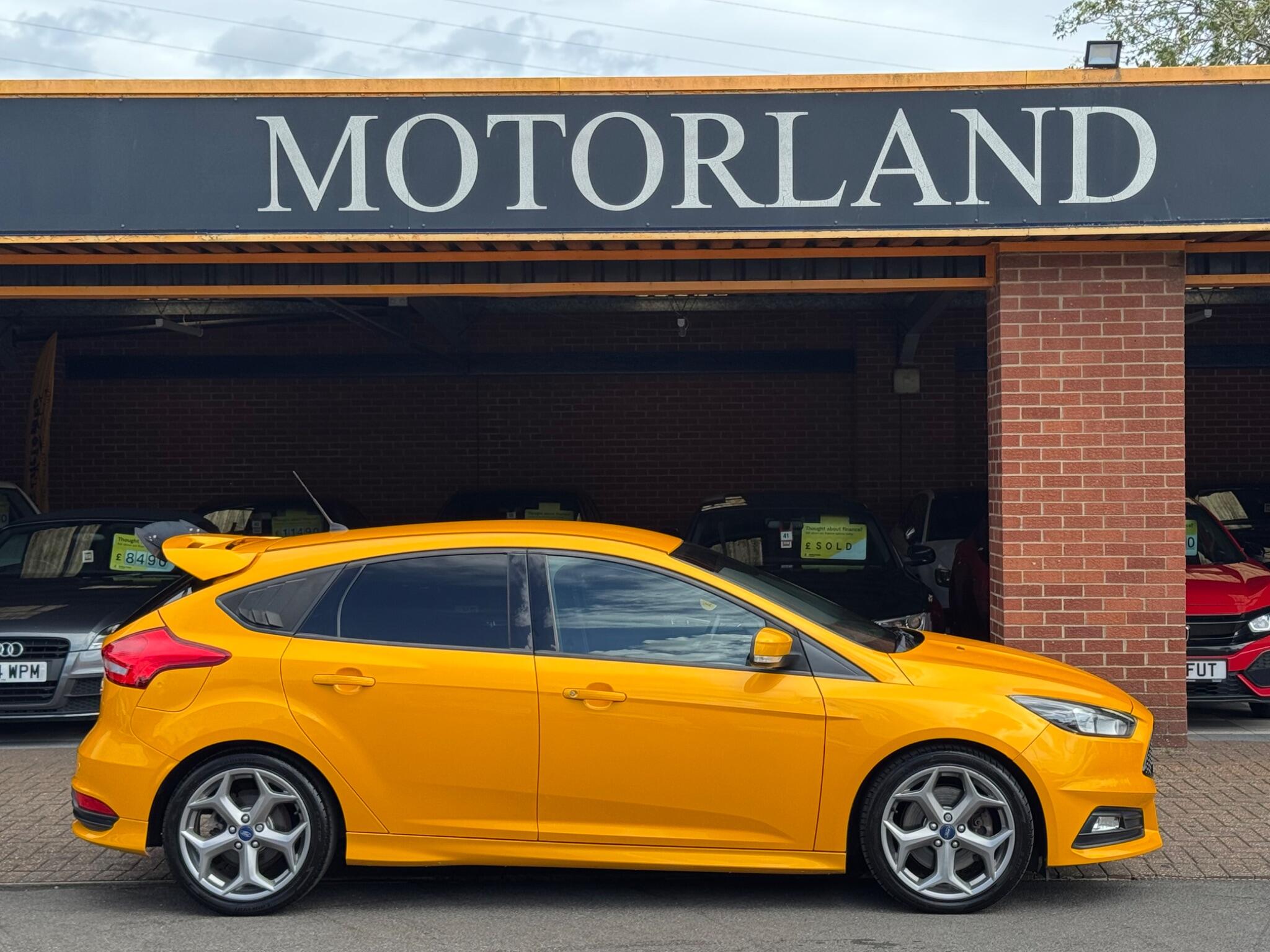 Ford Focus view 5