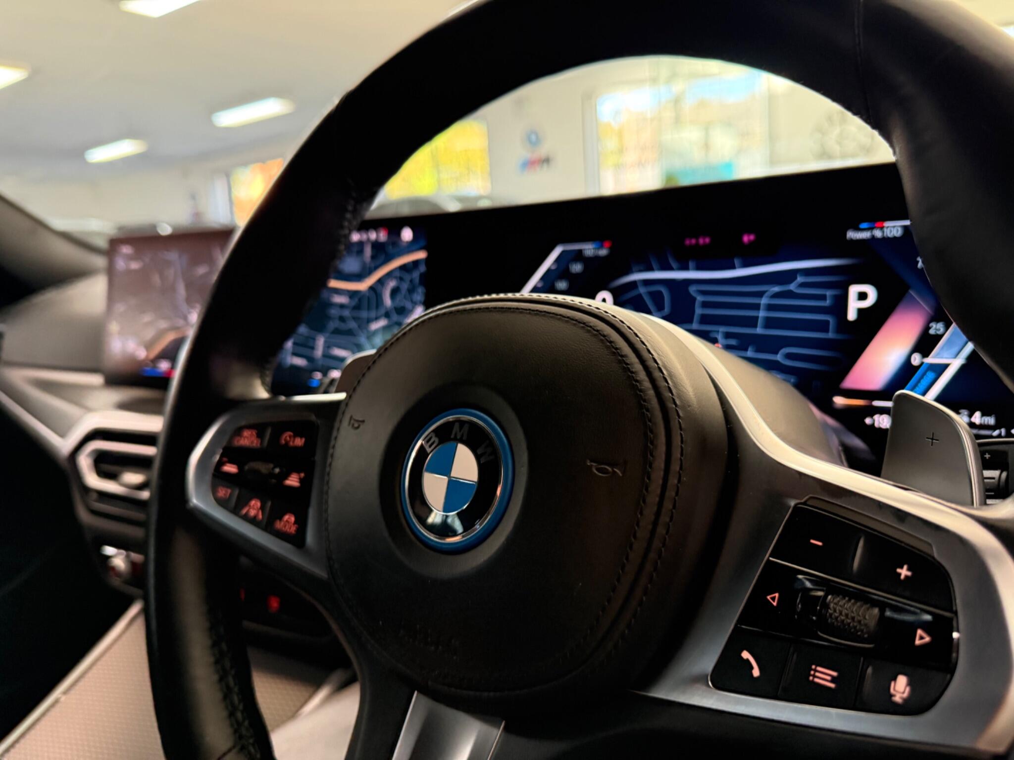 BMW 3 Series view 23