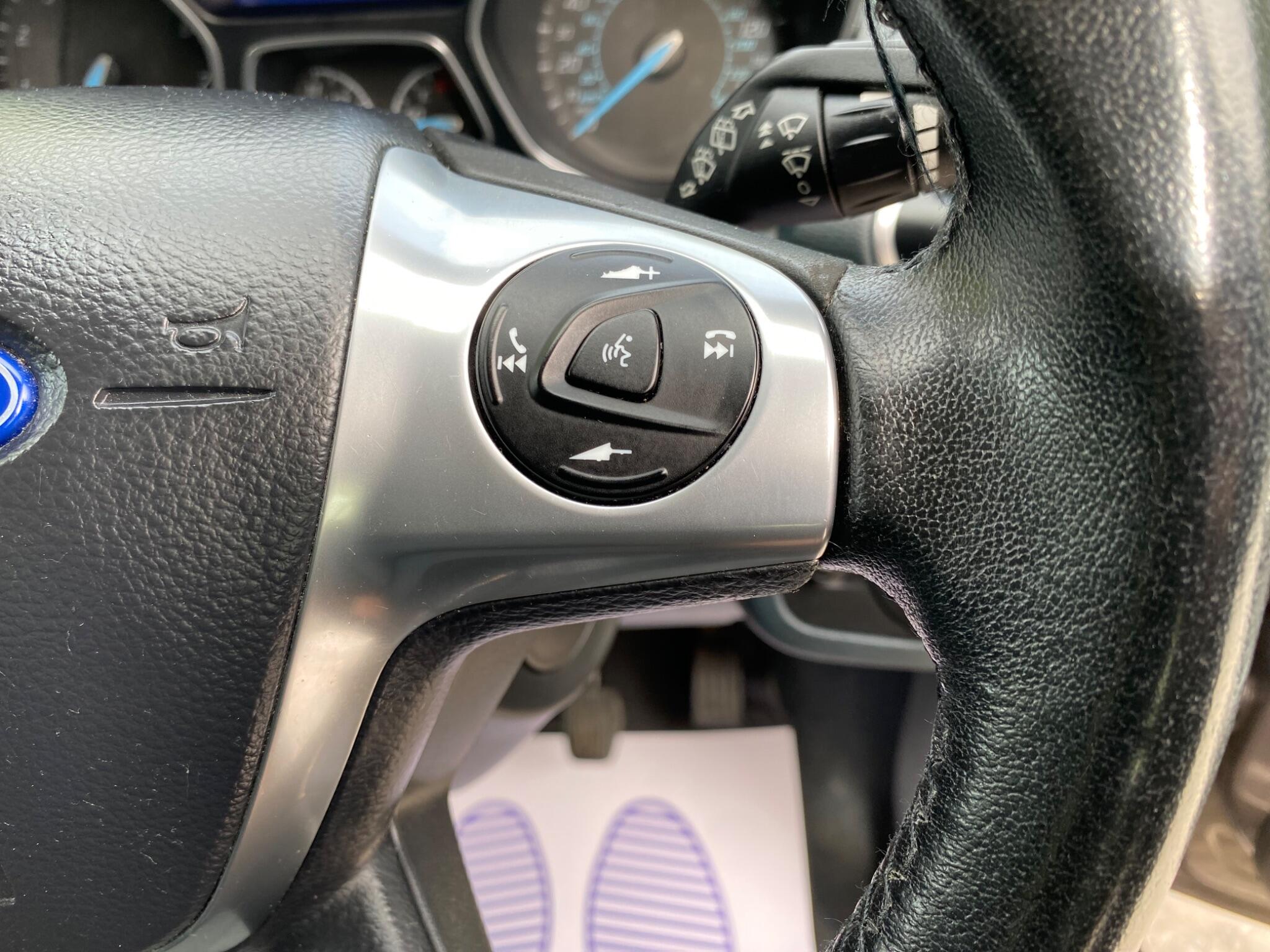 Ford Grand C-Max view 22