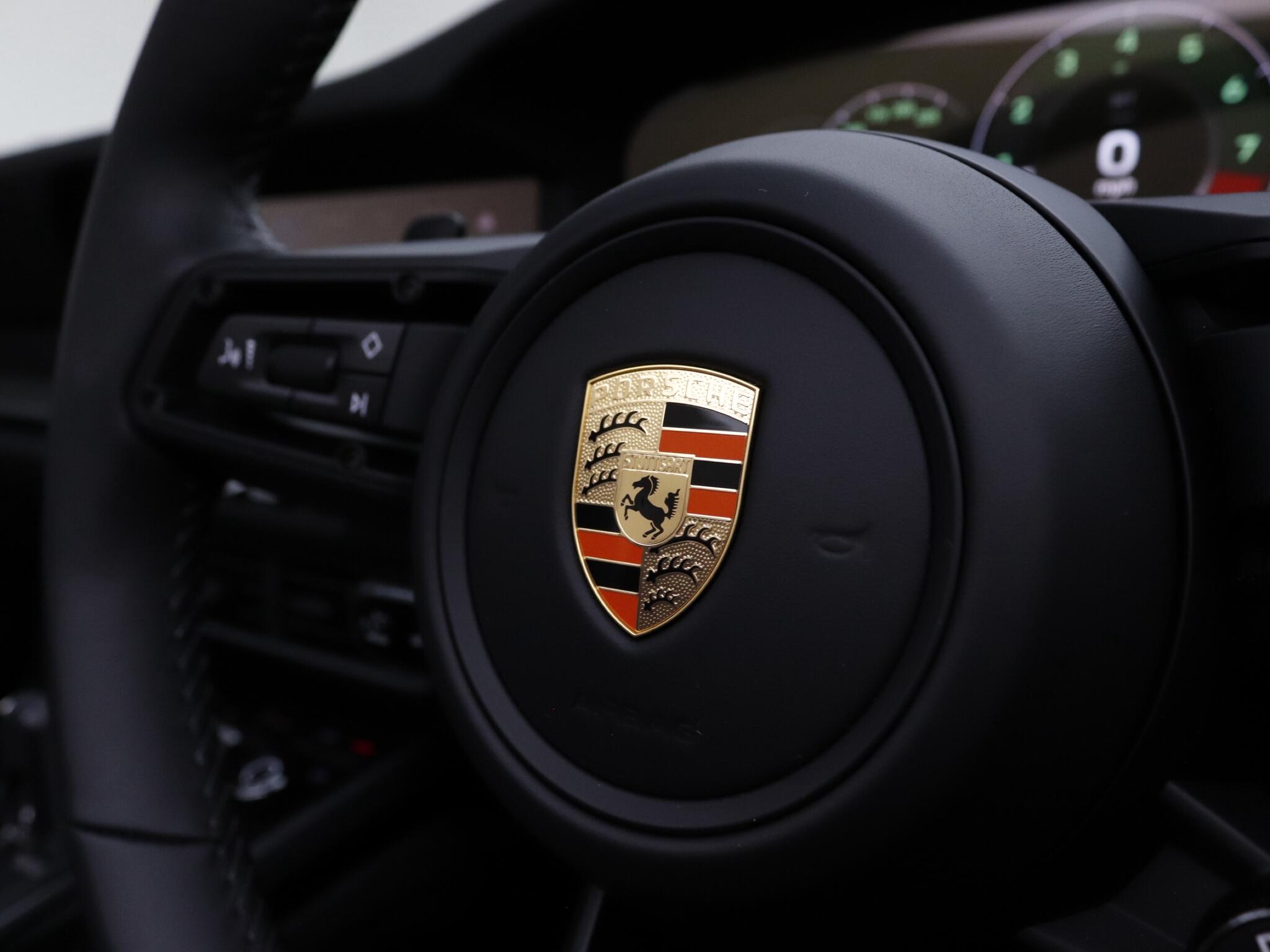 Porsche 911 view 44