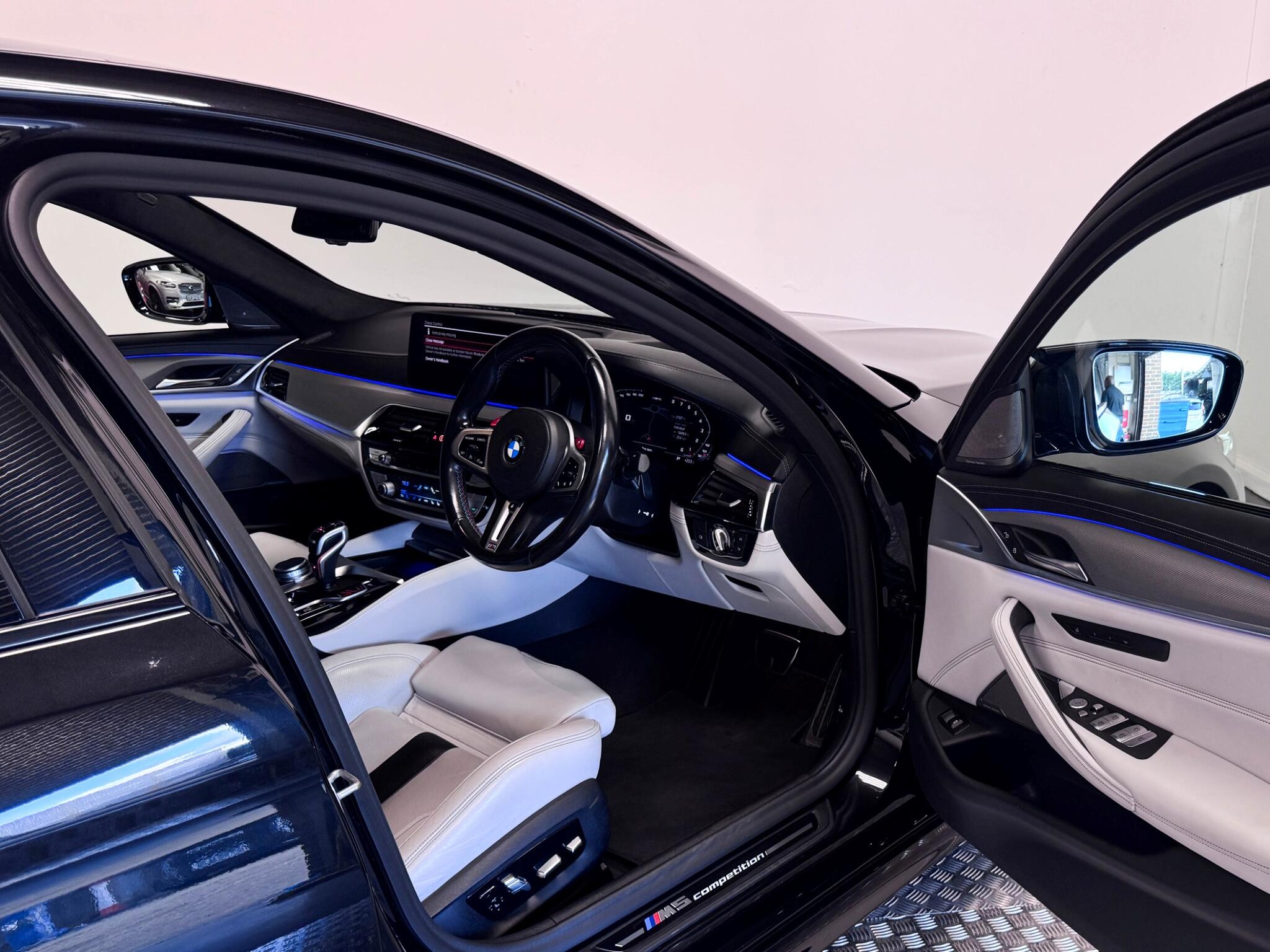 BMW M5 view 30