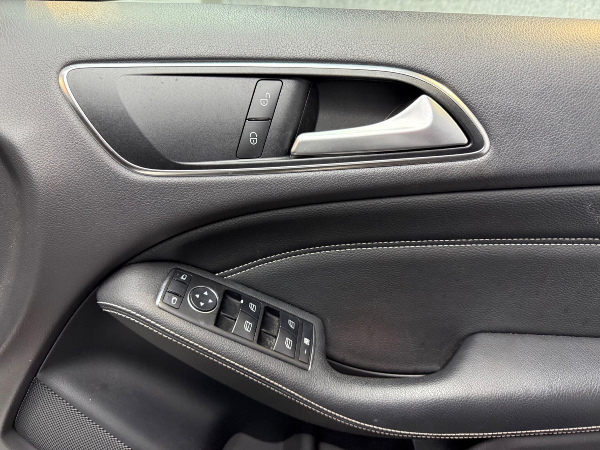 Mercedes-Benz B Class view 16