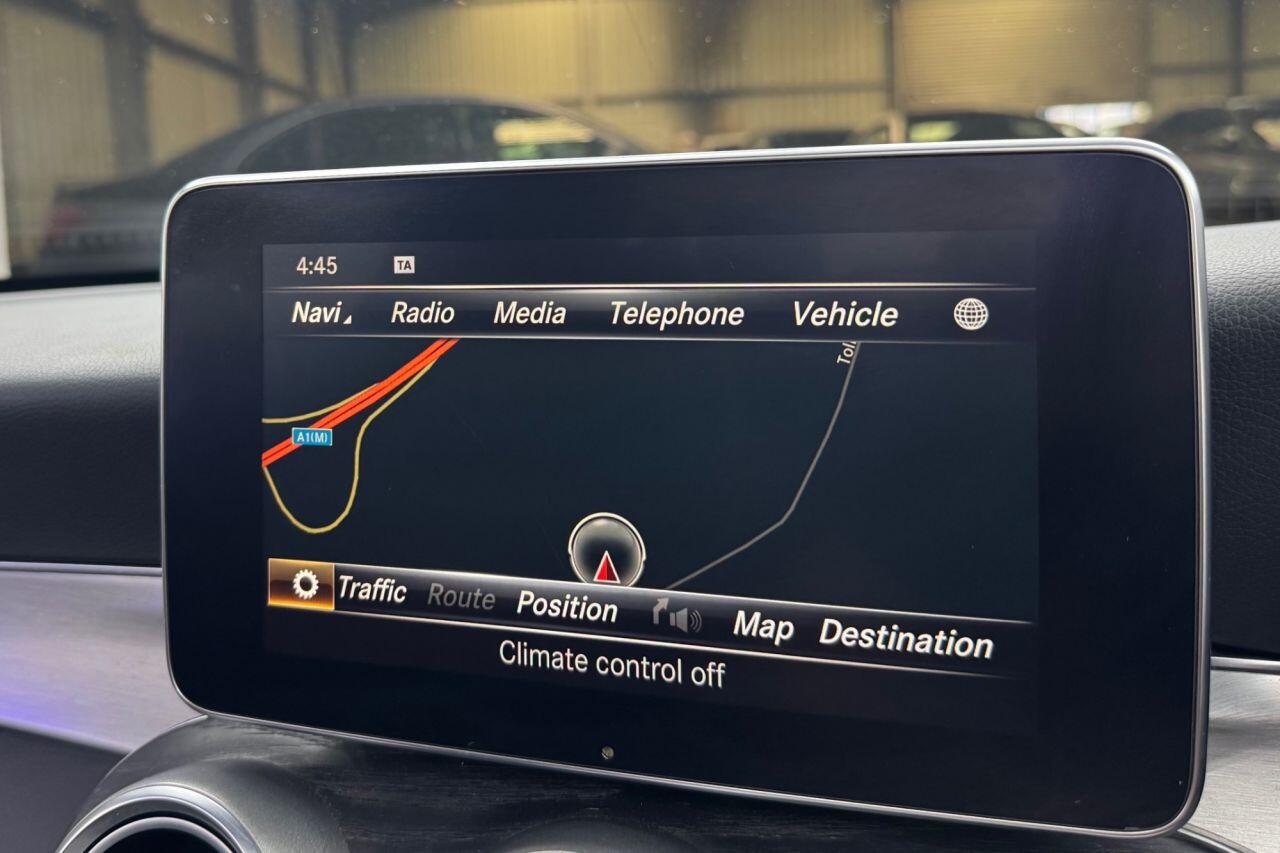 Mercedes-Benz C-Class view 28