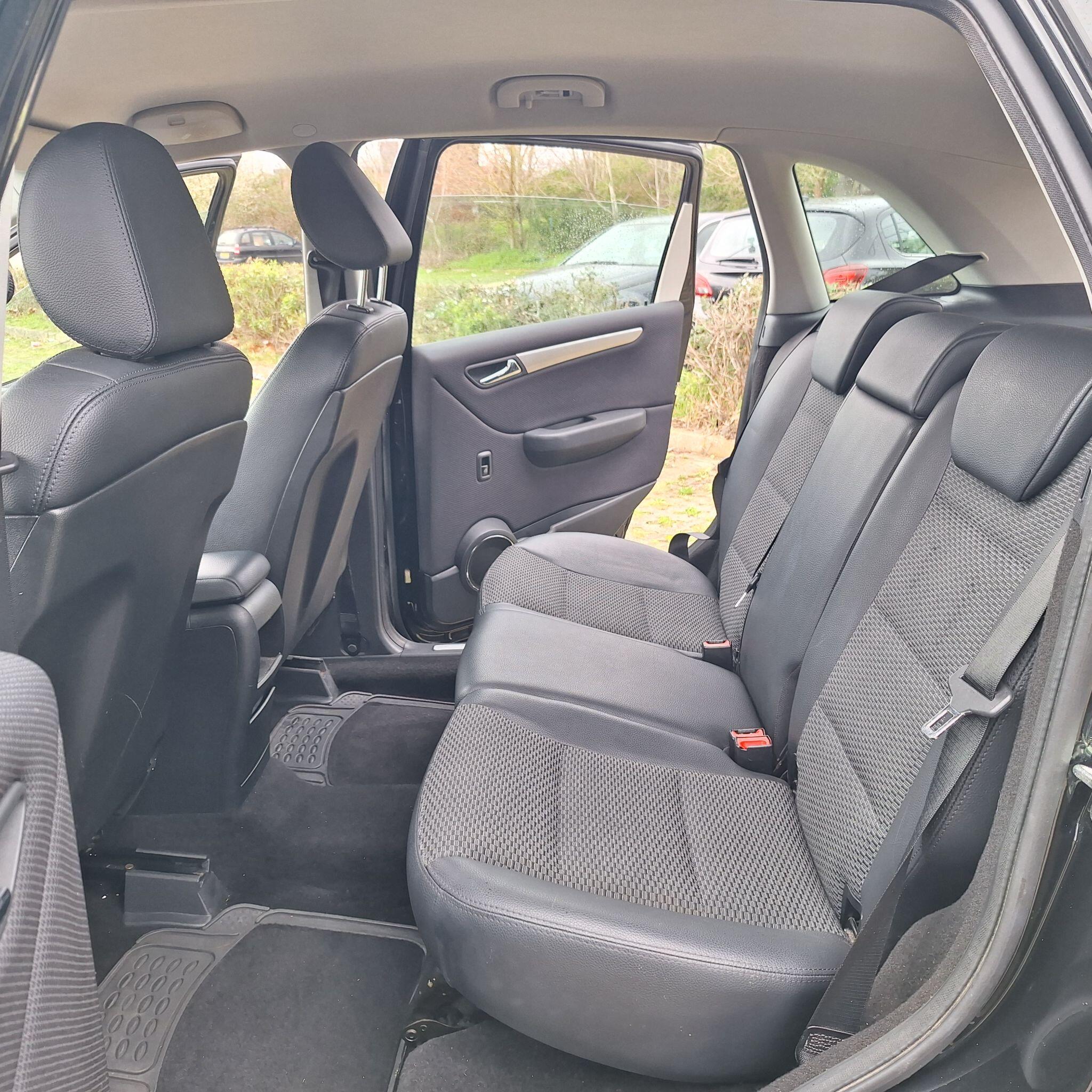 Mercedes-Benz B-Class view 22