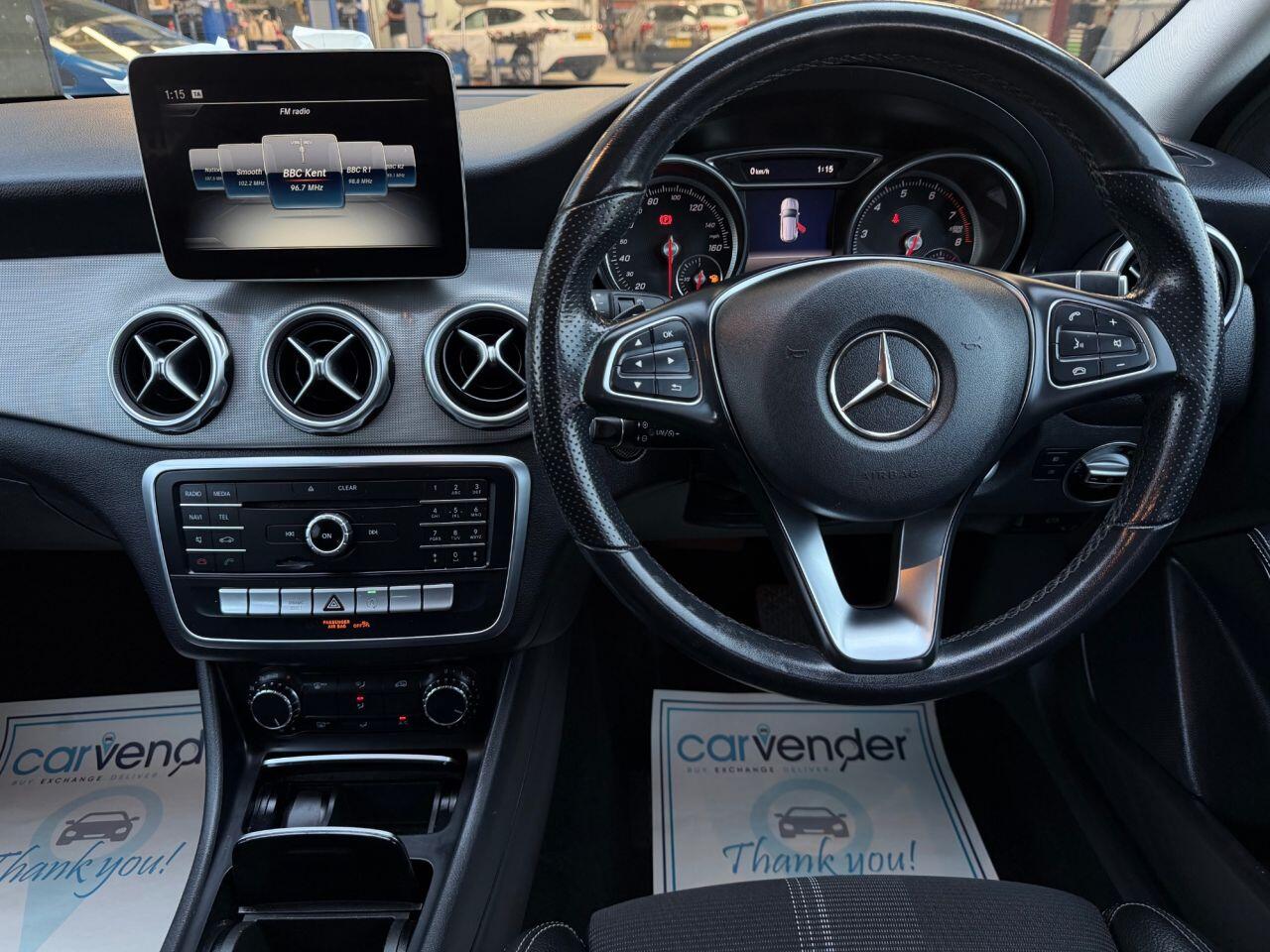 Mercedes-Benz Gla view 29