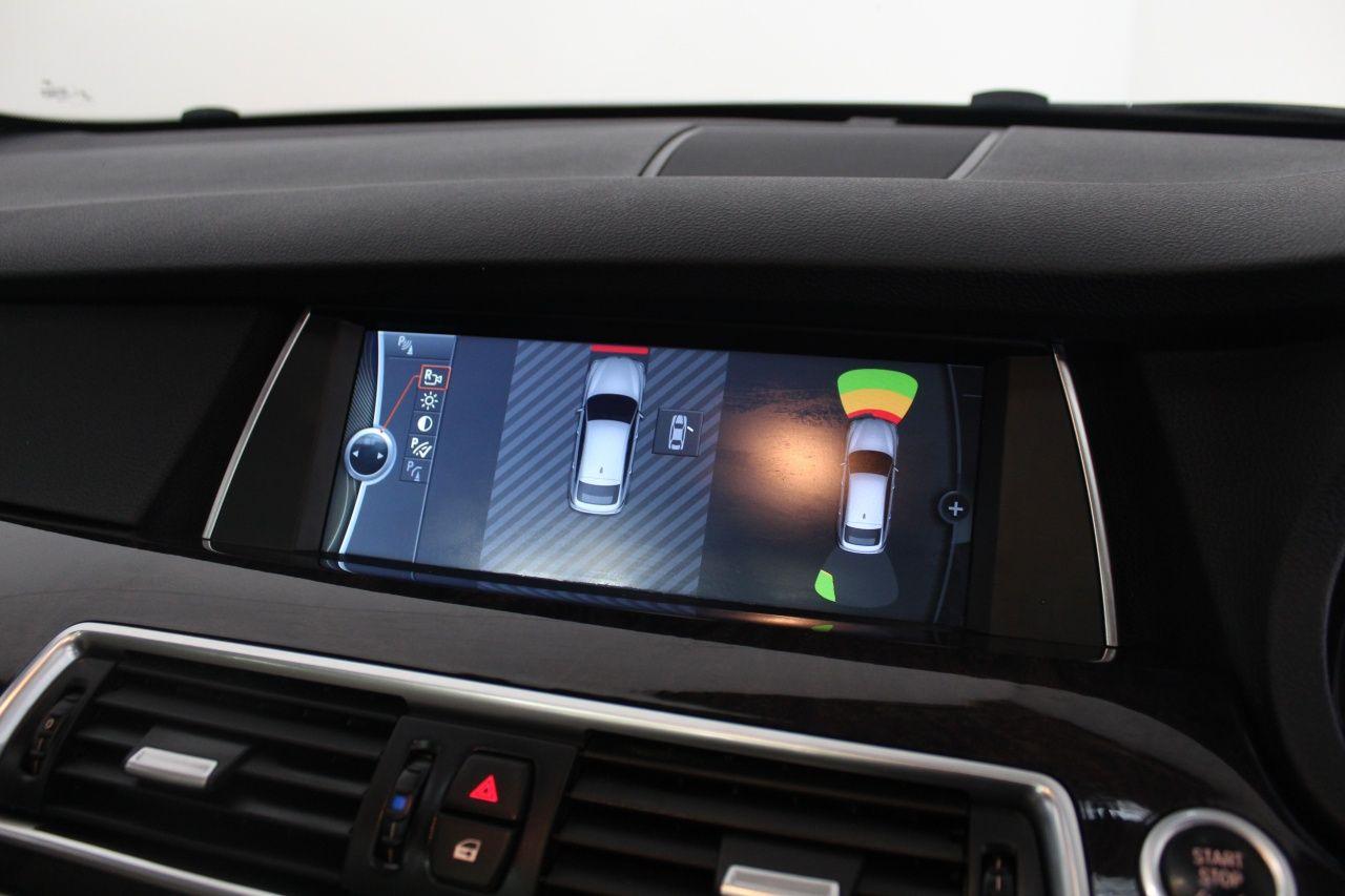 BMW 5 Series view 37