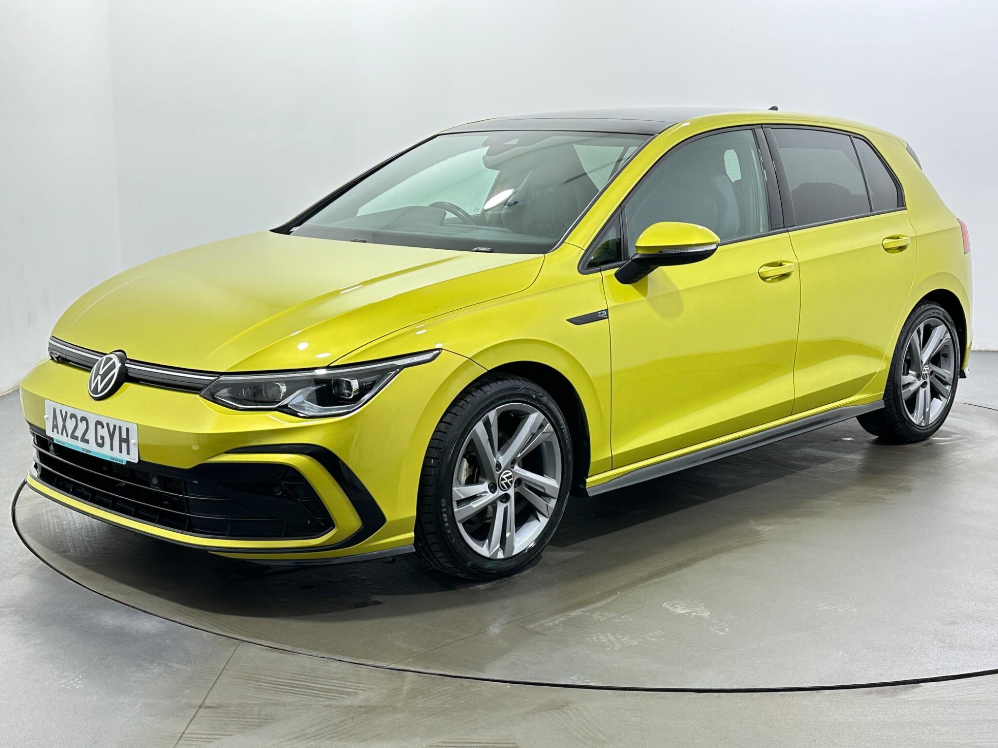 Volkswagen Golf view 4