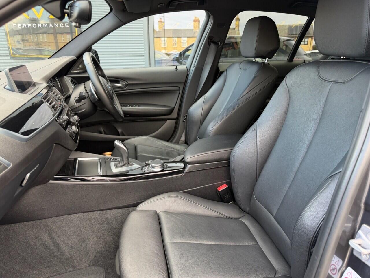 BMW 1 Series view 20